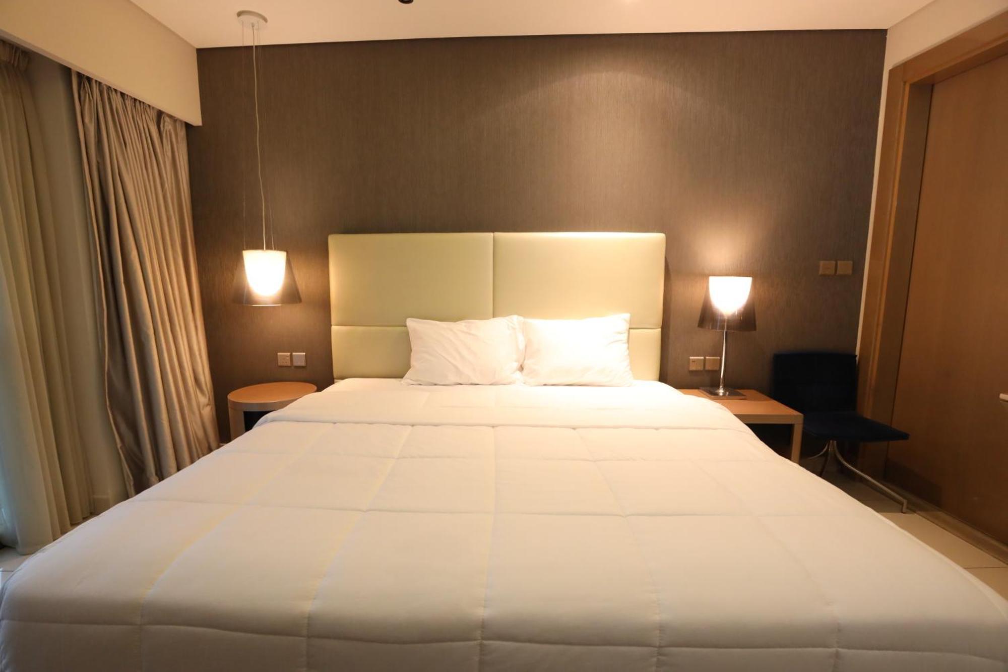 Brownstone - Paramount Five Star * Dubai