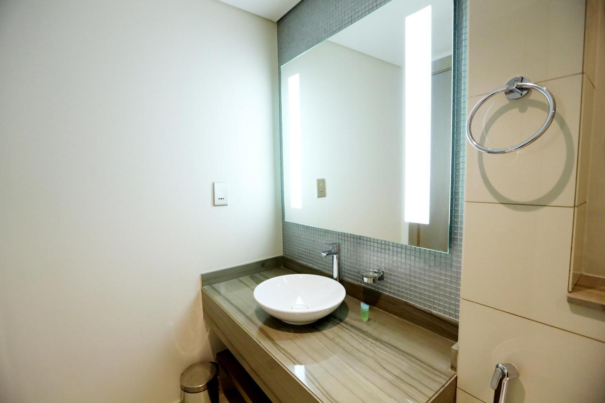 Apartment Brownstone - Paramount Five Star