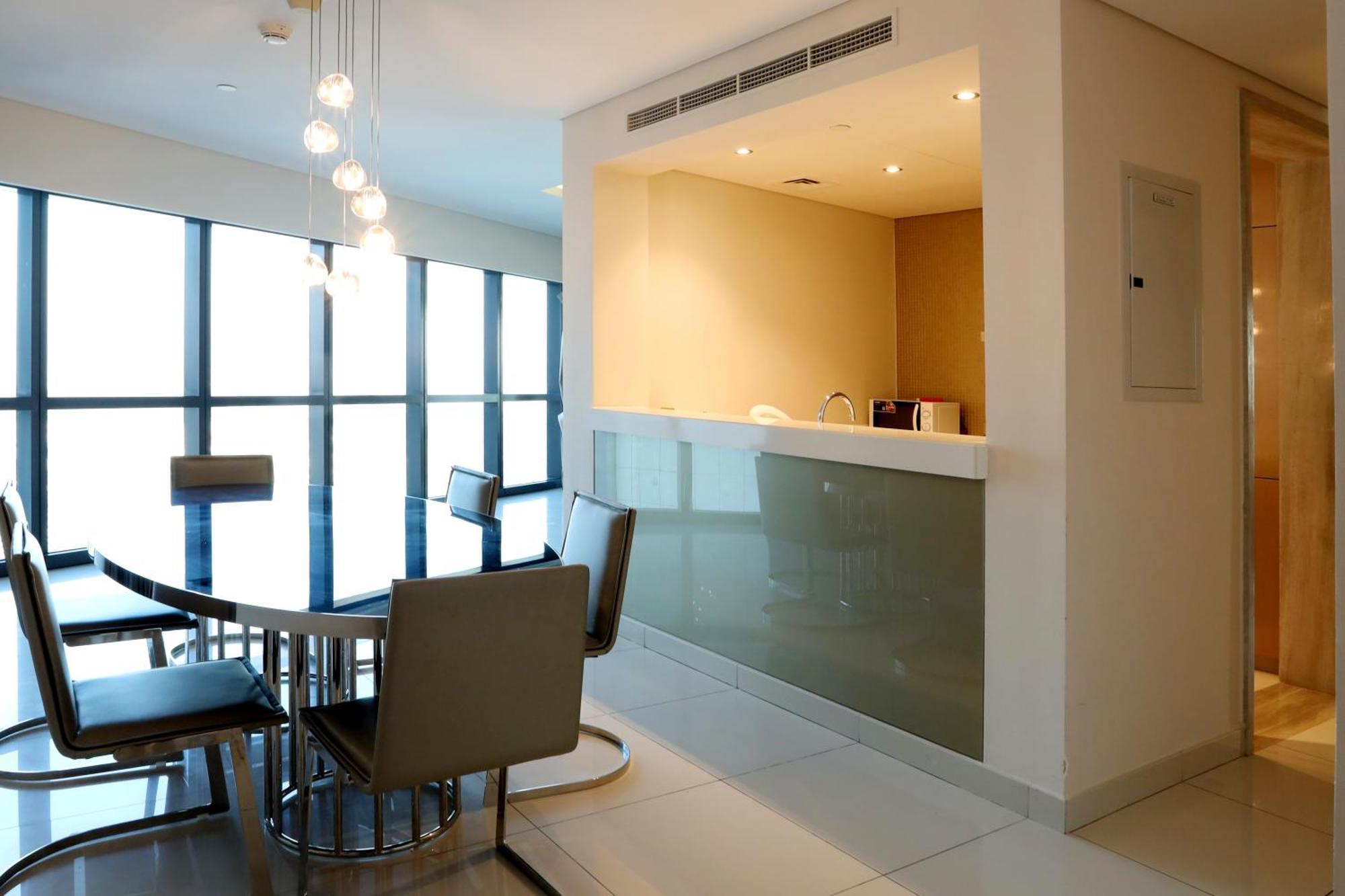 Brownstone - Paramount Five Star Apartment Dubai