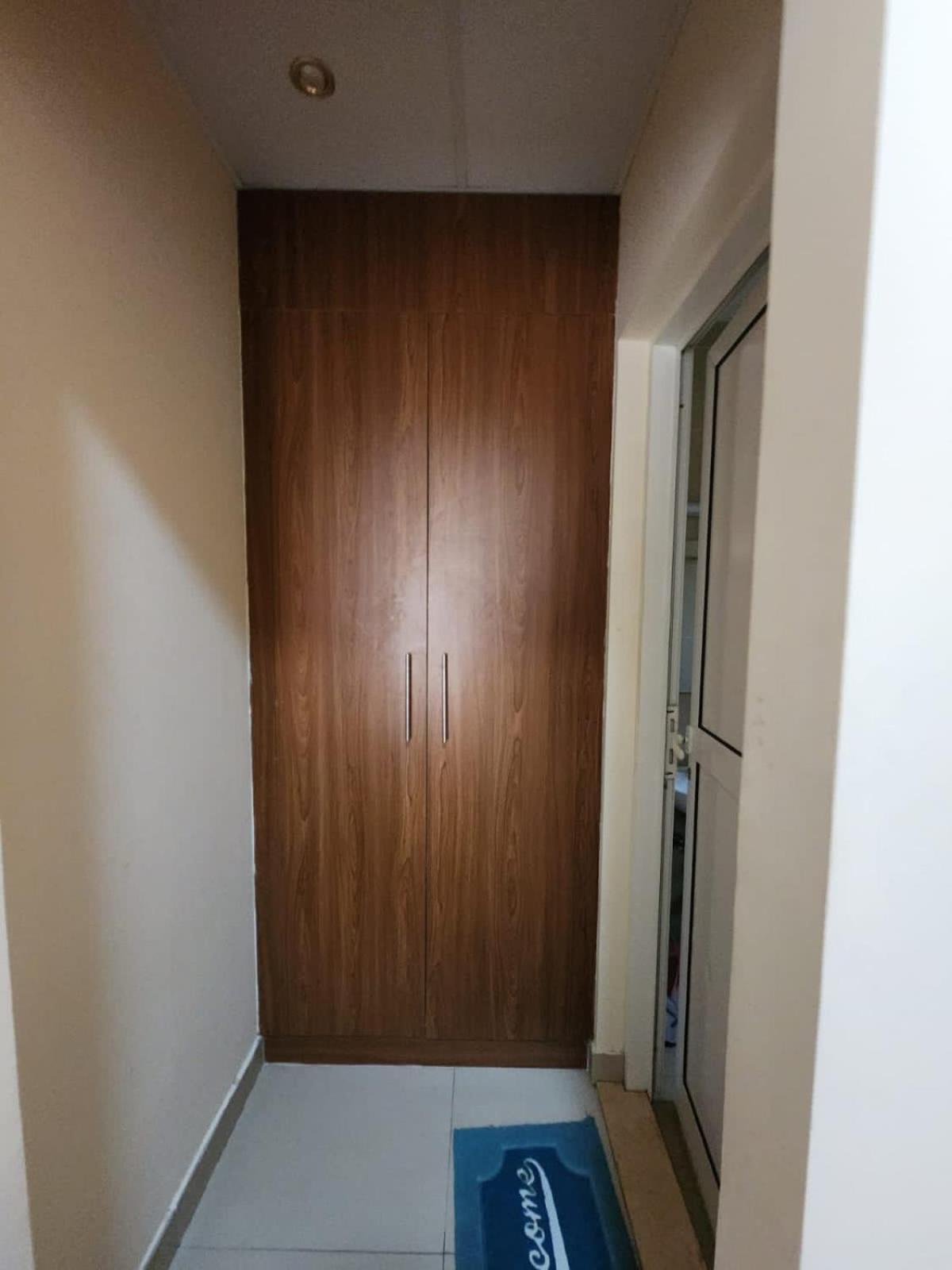 Guest house Couple With Attached Bathroom Dubai