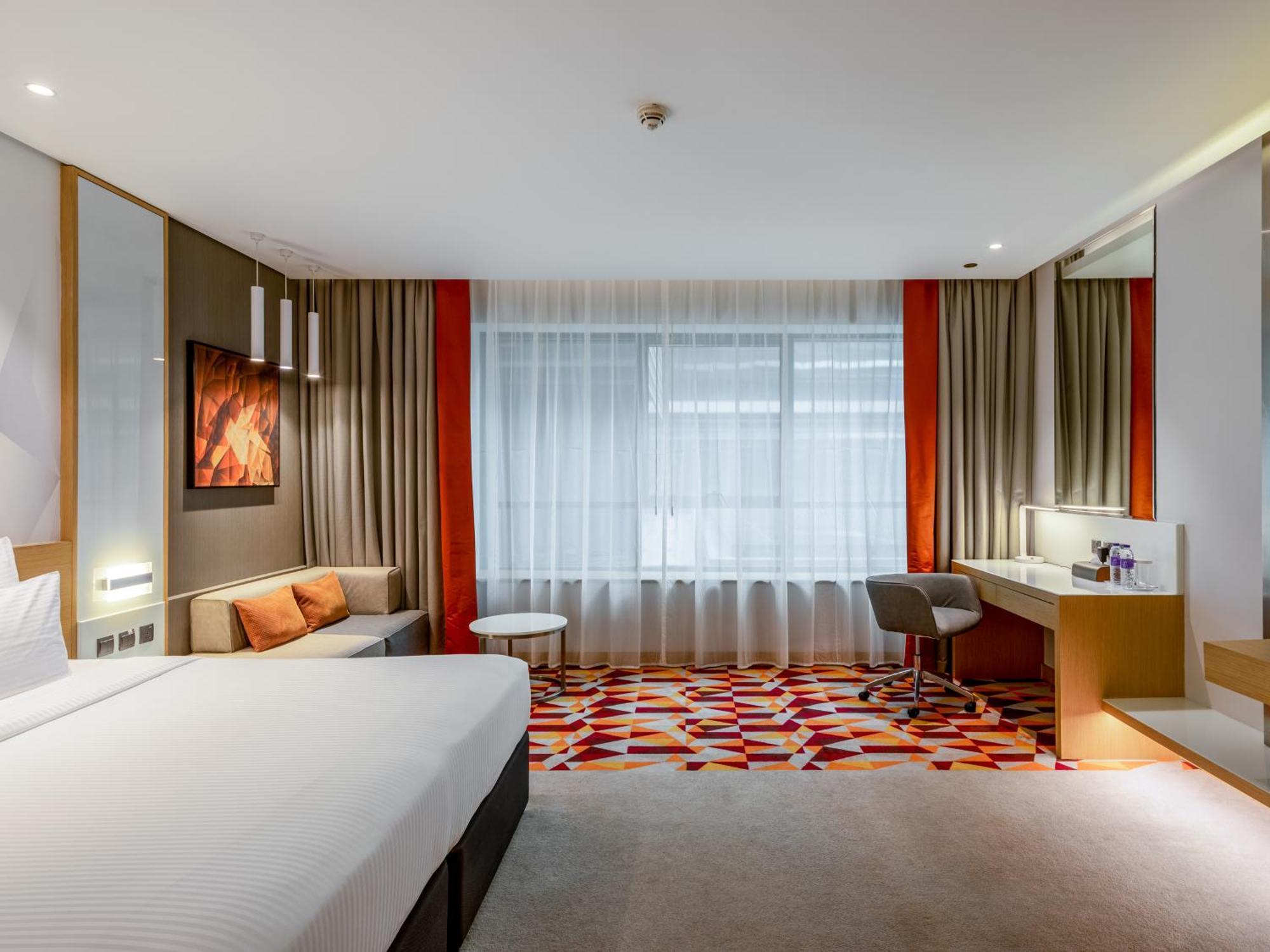 Flora Airport Hotel 4*