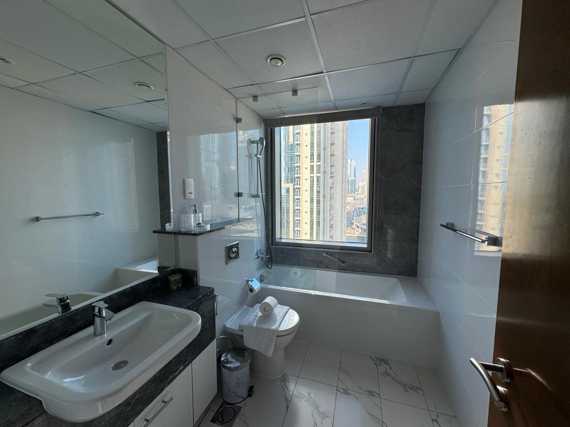 Apartment Amna Tower With A Beautiful View And A Chic Style