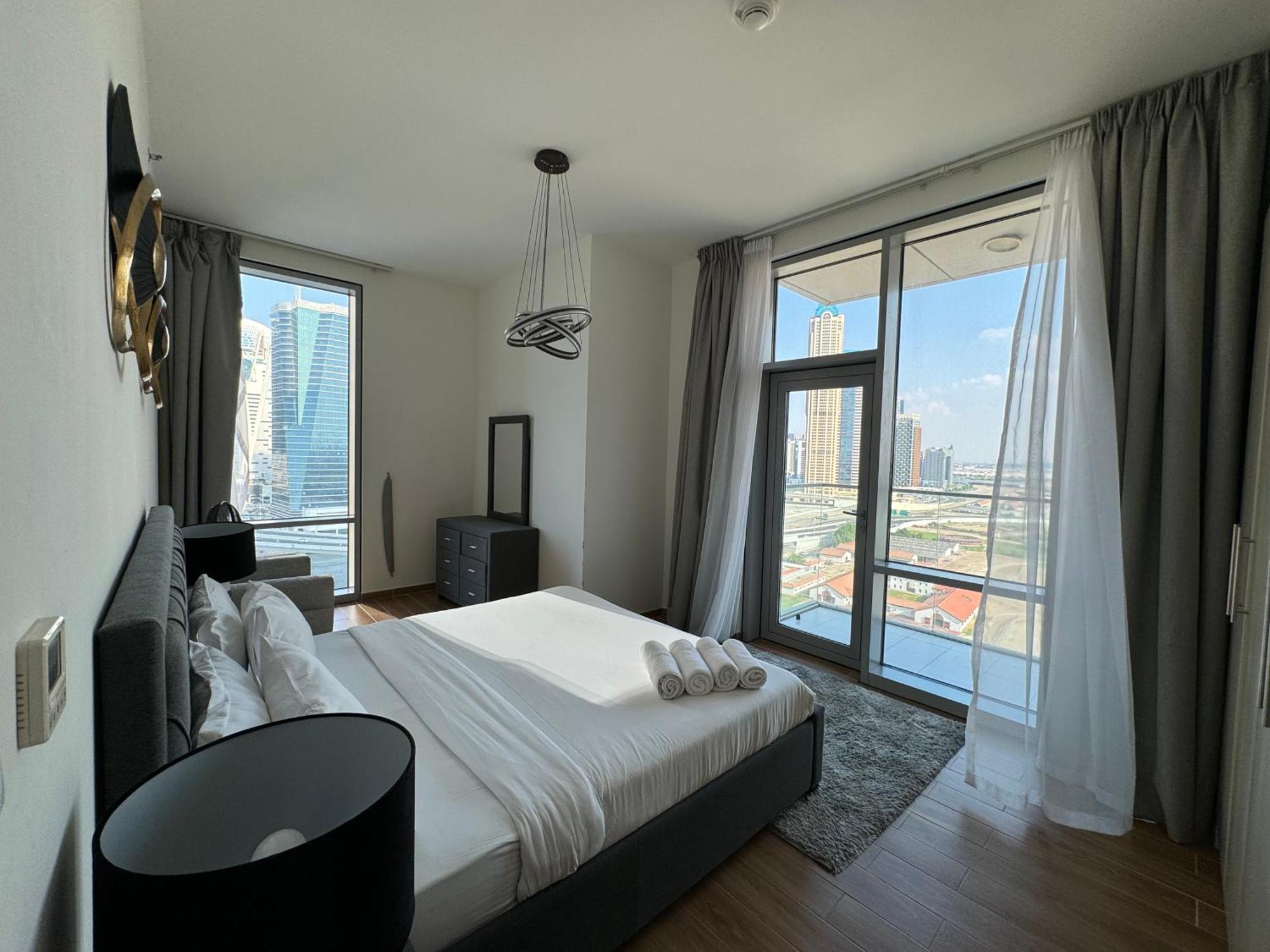 Amna Tower With A Beautiful View And A Chic Style *