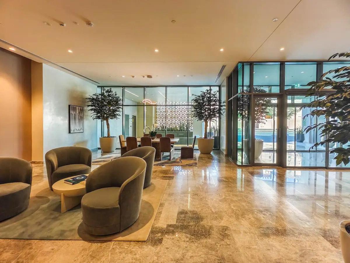 Primestay - Burj Royale 2br, Downtown * Dubai