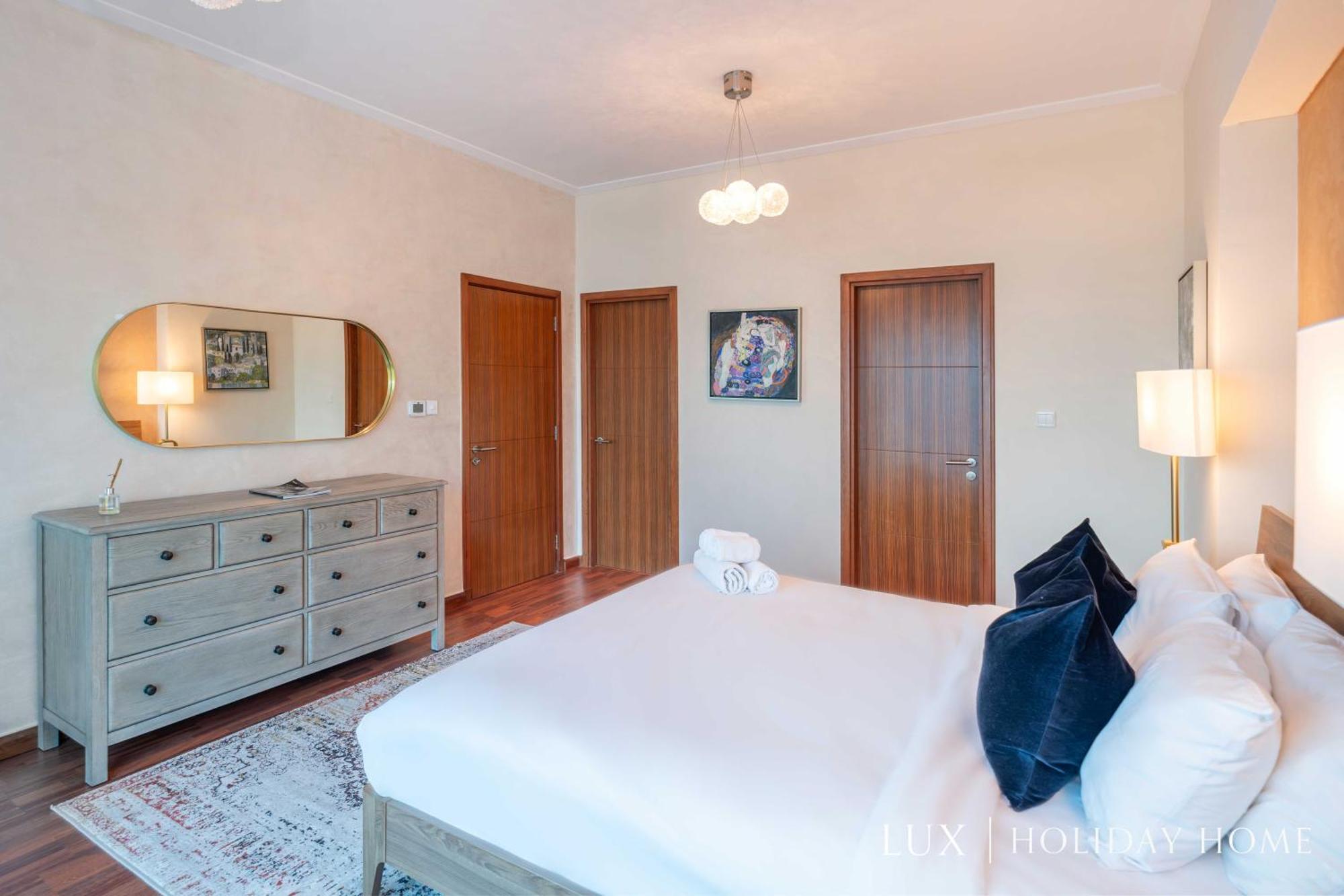 Lux - The Scenic Space Marina View Daire *