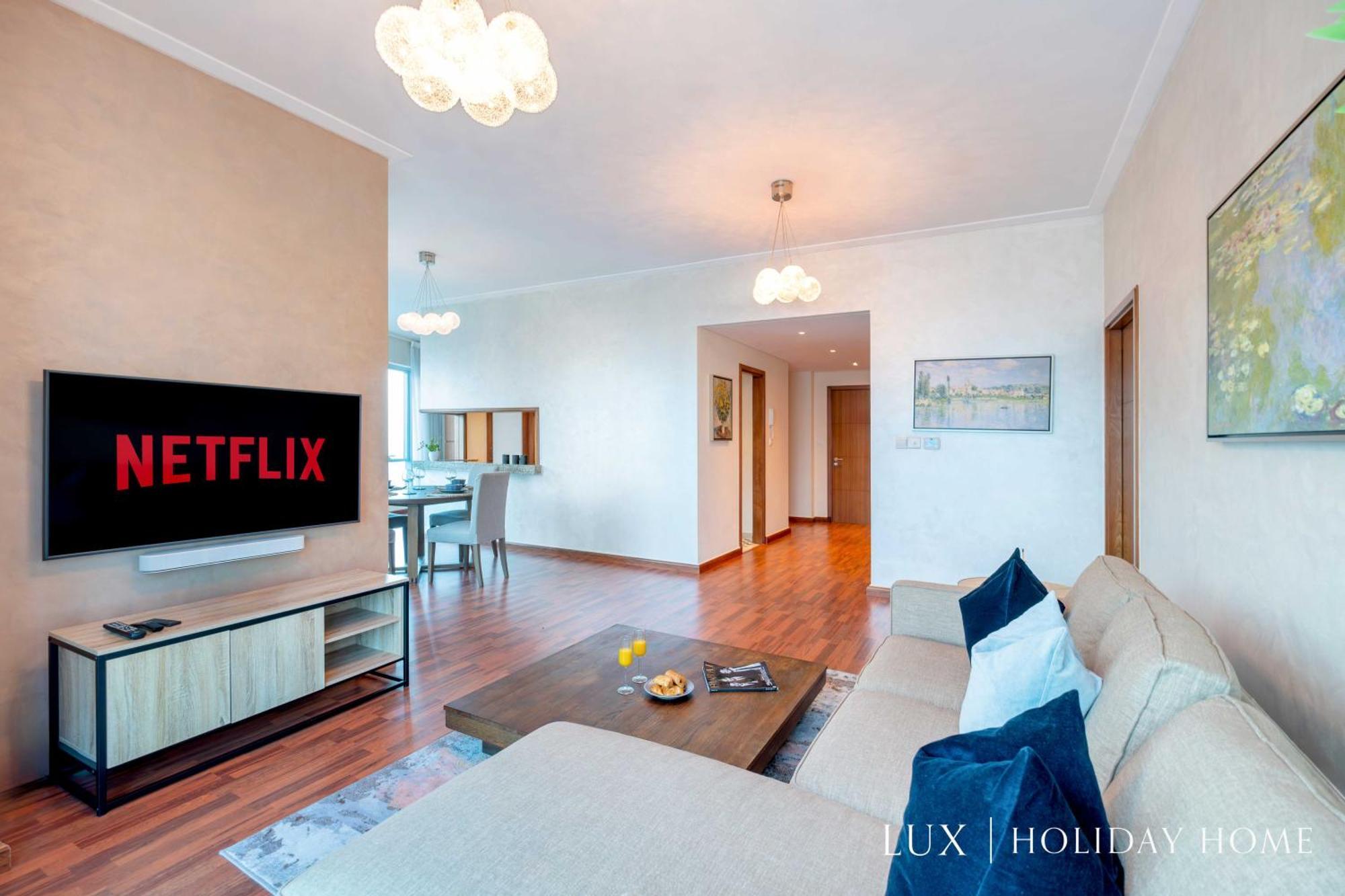 Lux - The Scenic Space Marina View Daire Dubai