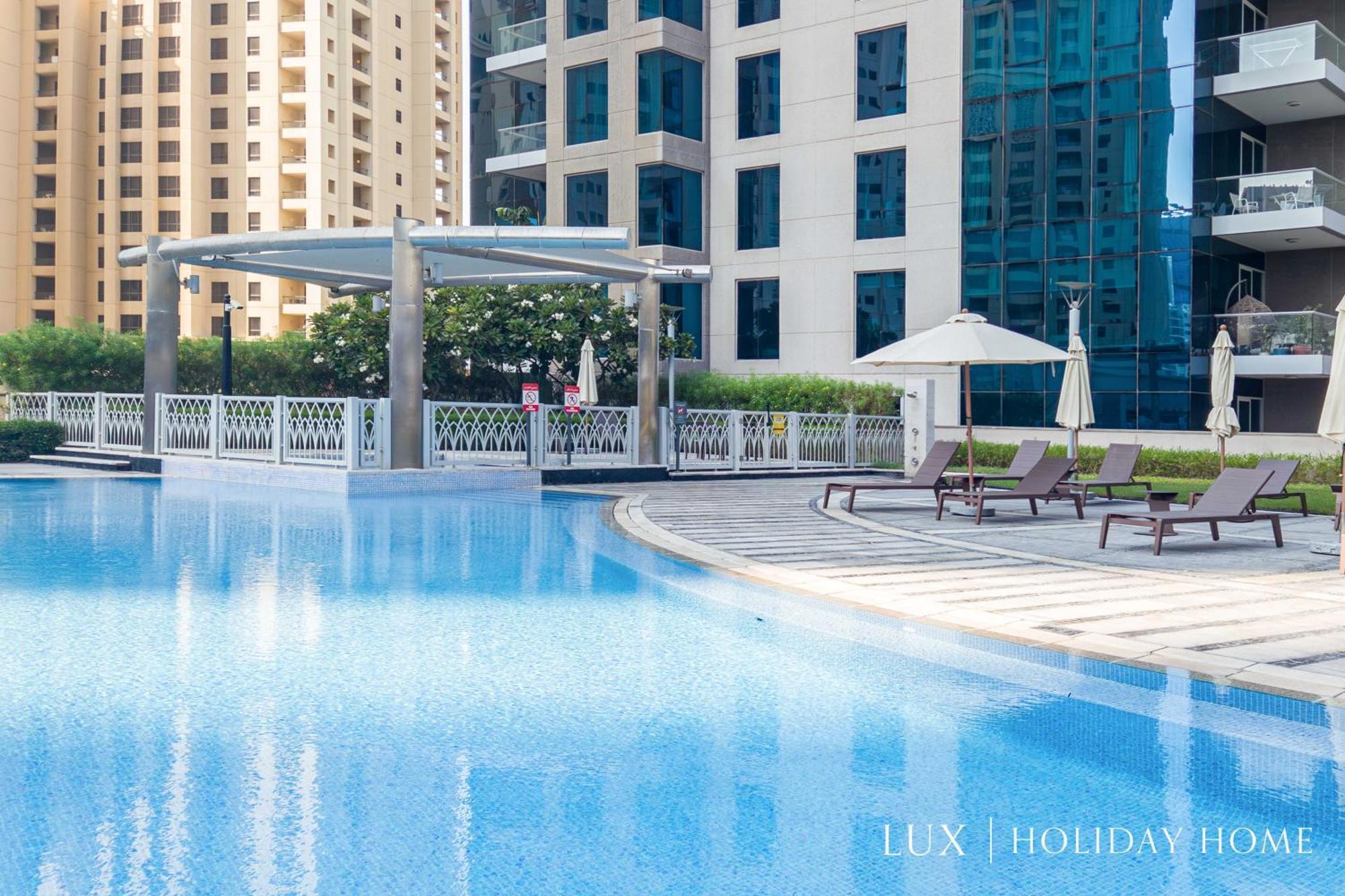 Lux - The Scenic Space Marina View Daire Dubai