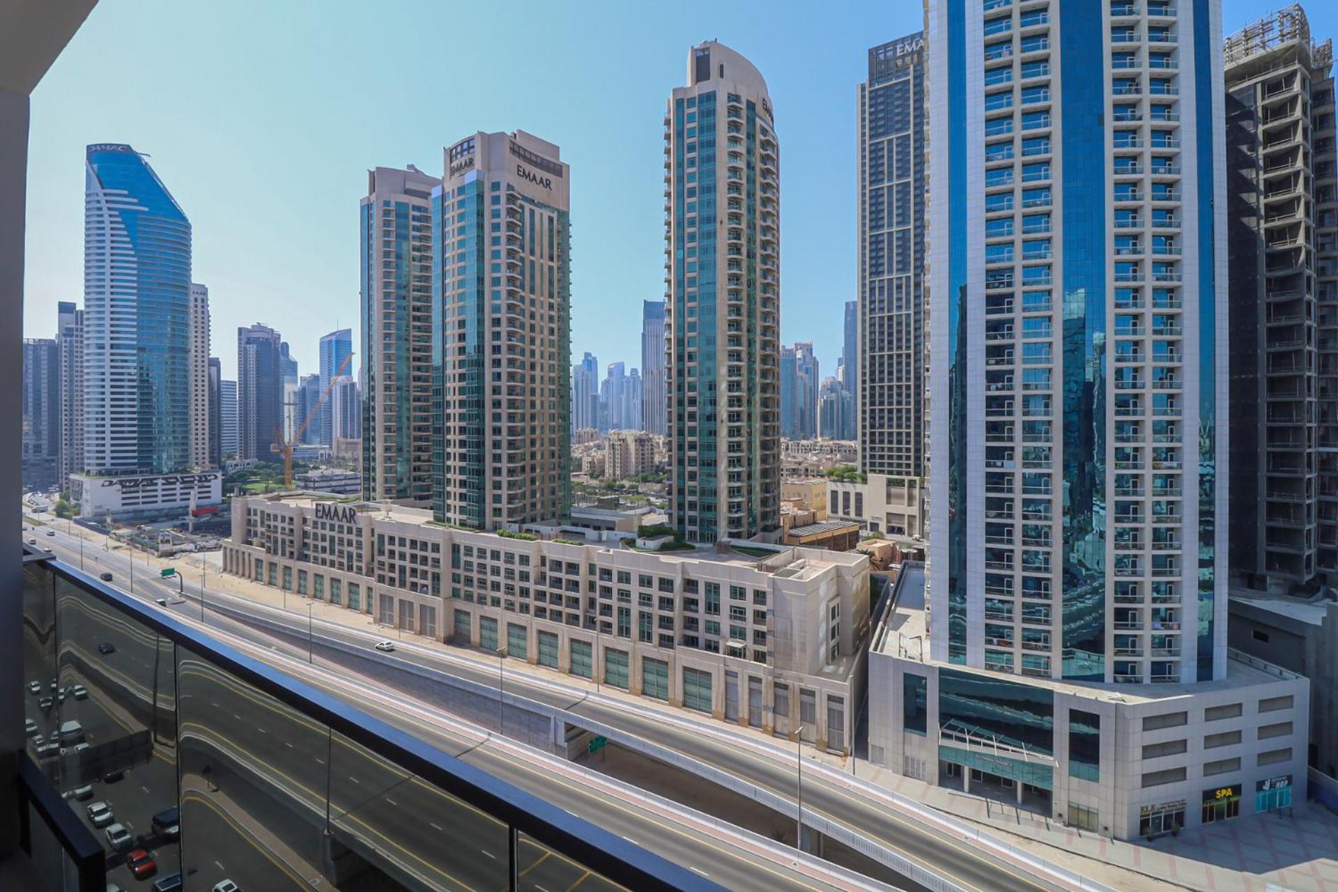 Daire Chic With Balcony 5 Mins Walk To Mall *