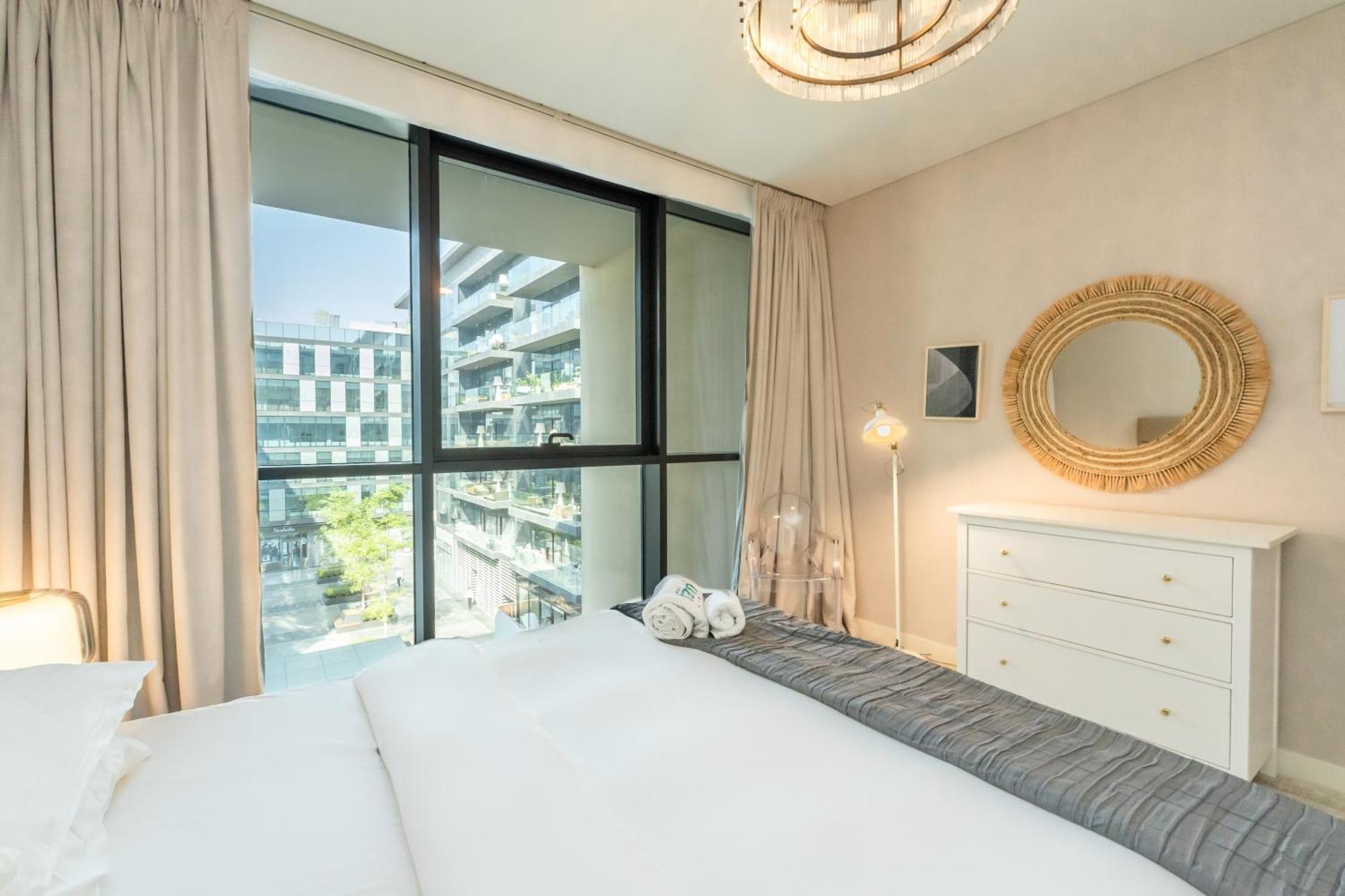 Fam Living Walk - Opposite Walk Mall - 2a Apartment *