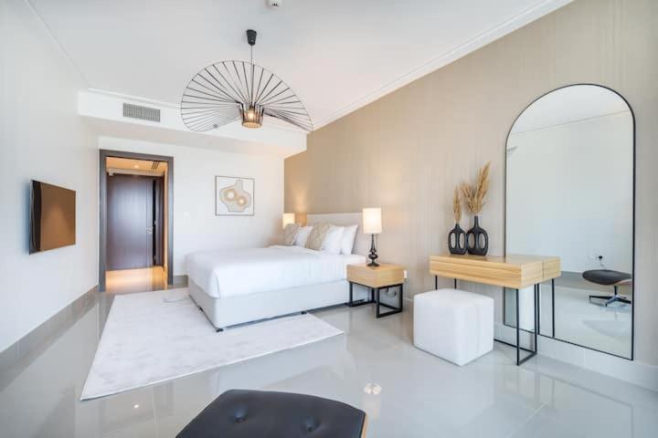Apartment Vogue Downtown - Opera Grand - Burj Khalifa & Fountain Views *