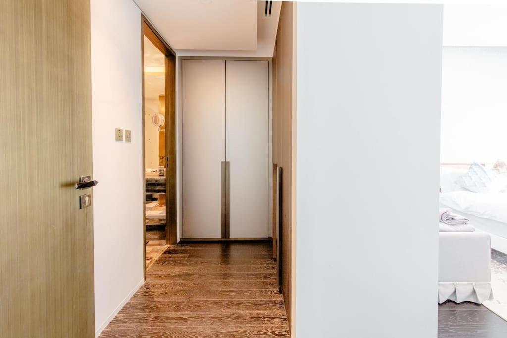 1br Fendi Unit In Damac Heights On 65th Floor * Dubai
