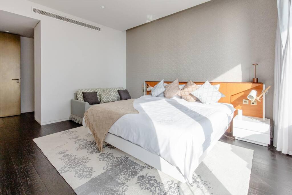 1br Fendi Unit In Damac Heights On 65th Floor * Dubai