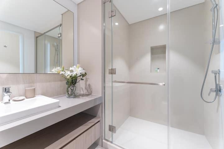 Vogue Waterfront Living - The Grand Creek Harbour Dubai