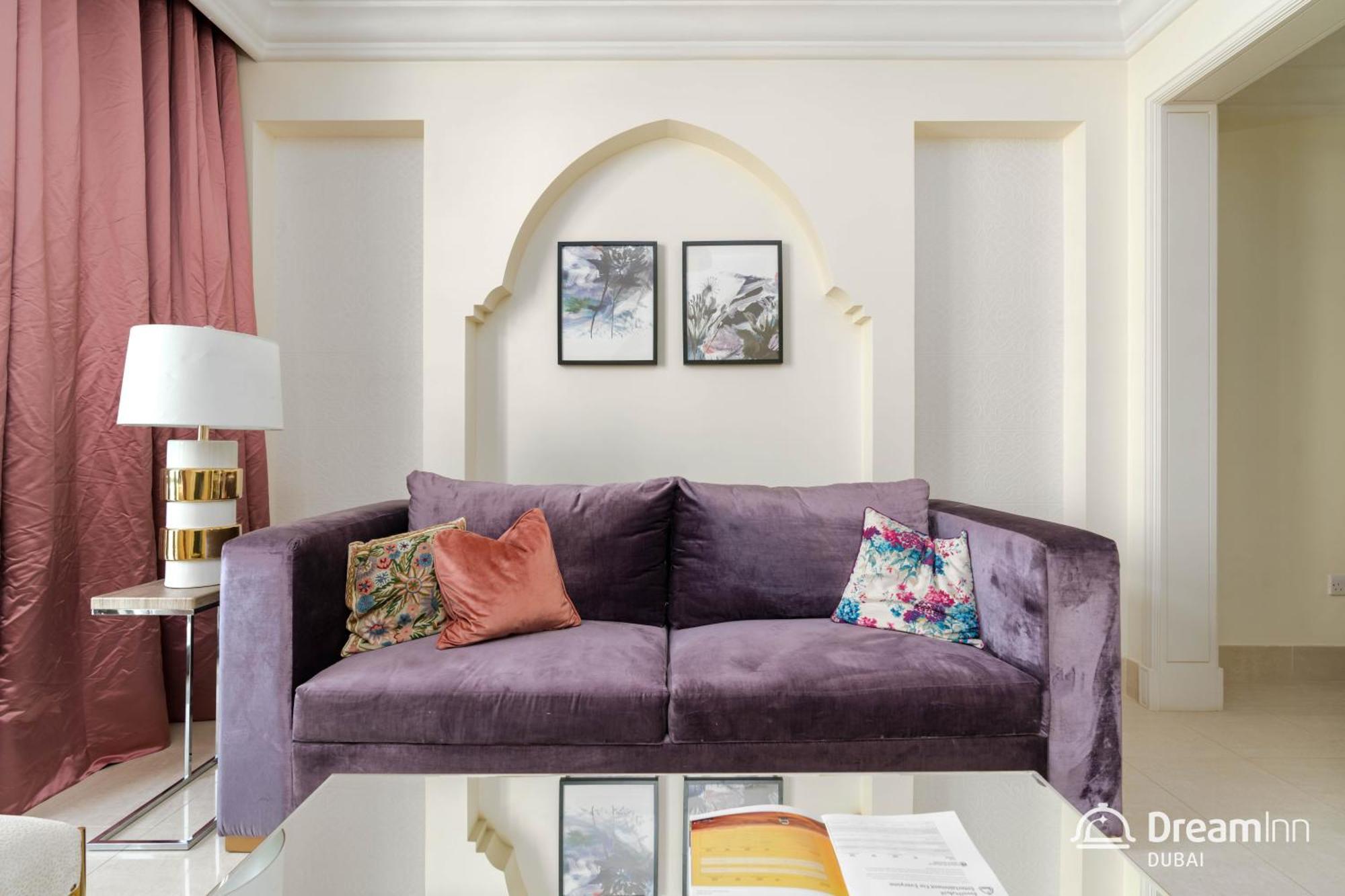 Dream Apartment- Tajer Souk Al Bahar Apartment
