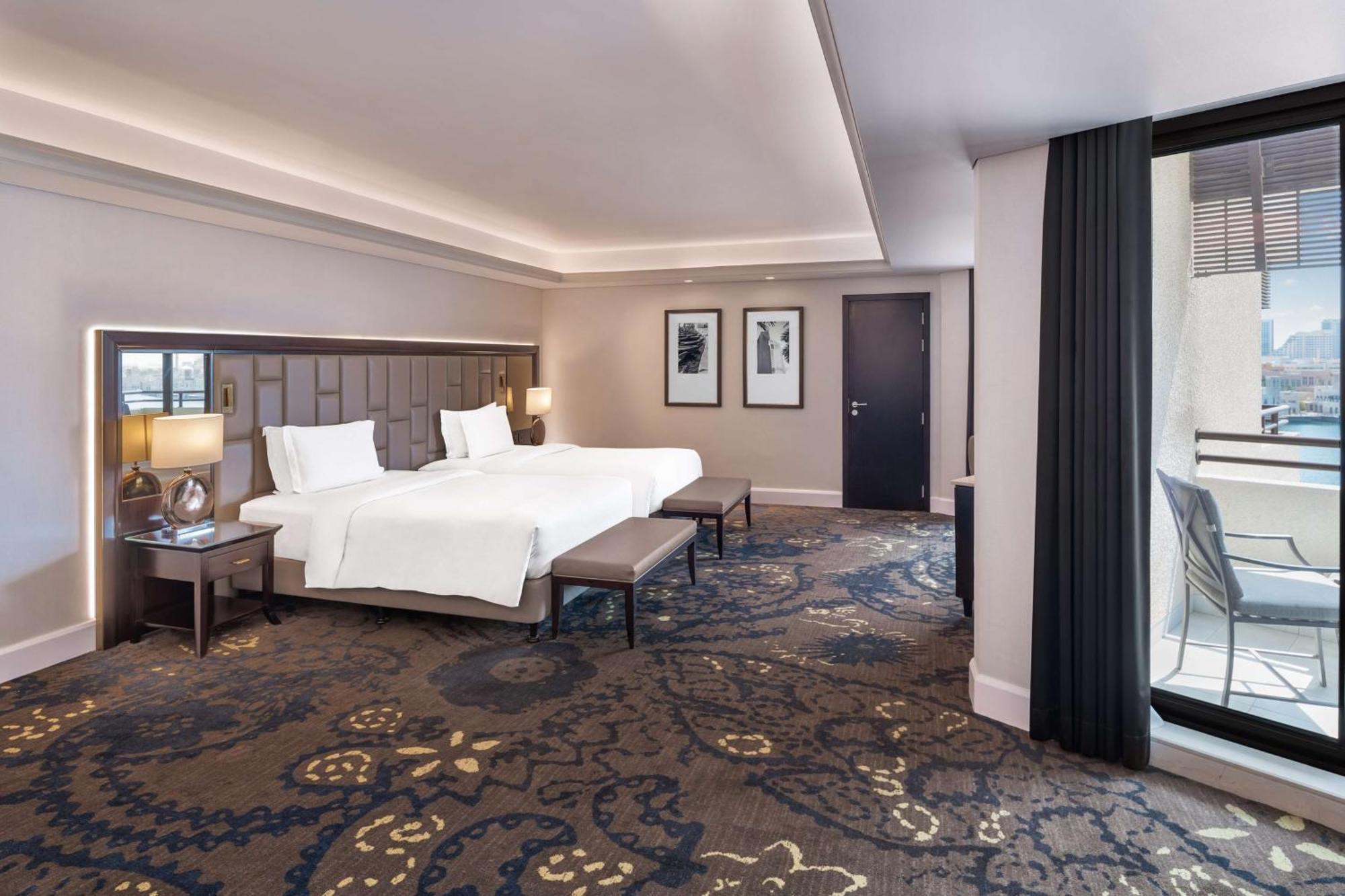 Radisson Blu Hotel, Deira Creek Hotel 5*