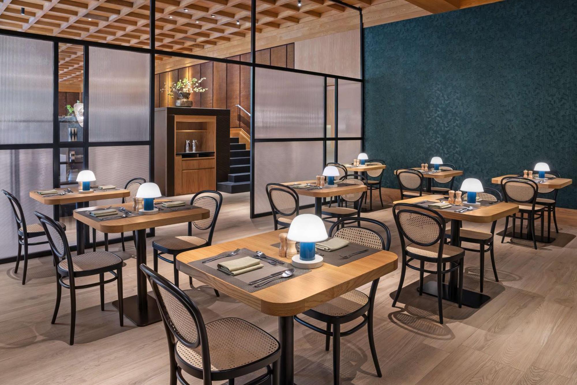 Radisson Blu Hotel, Deira Creek Hotel