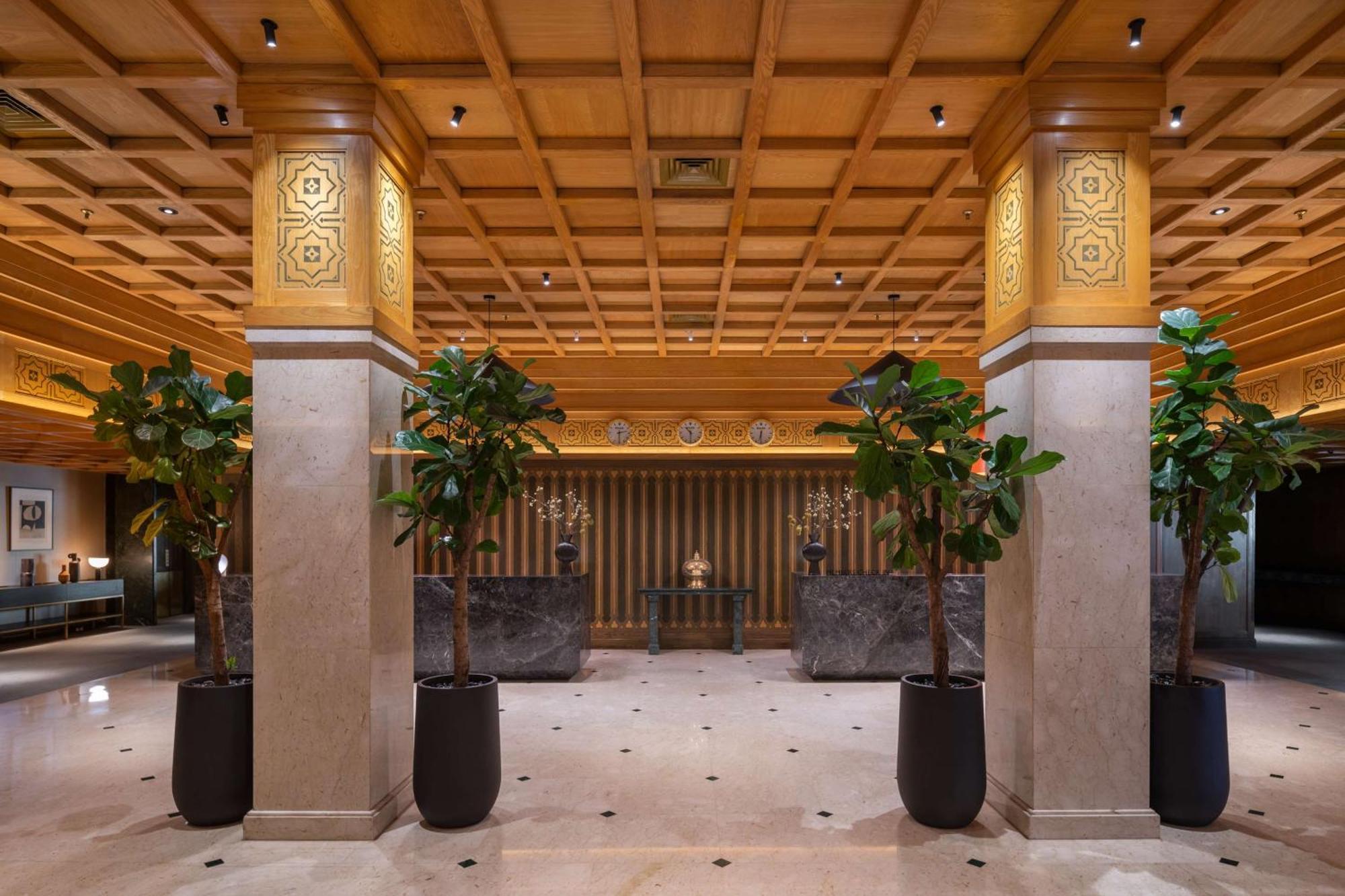 Radisson Blu Hotel, Deira Creek Hotel 5*