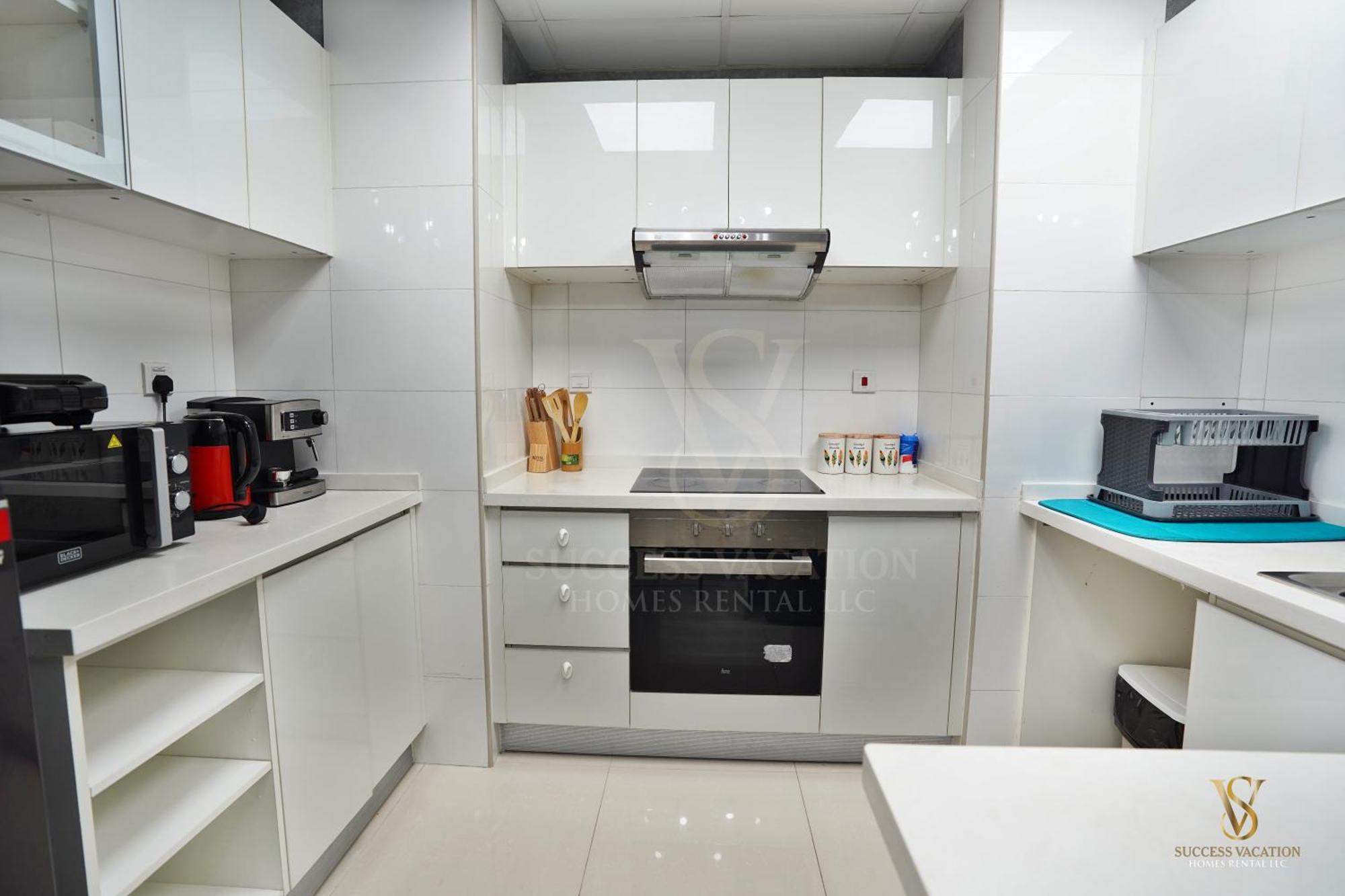 Marina , Success Luxury Apartments, Near Jbr And Metro Station-daily Free Housekeeping Included Daire *