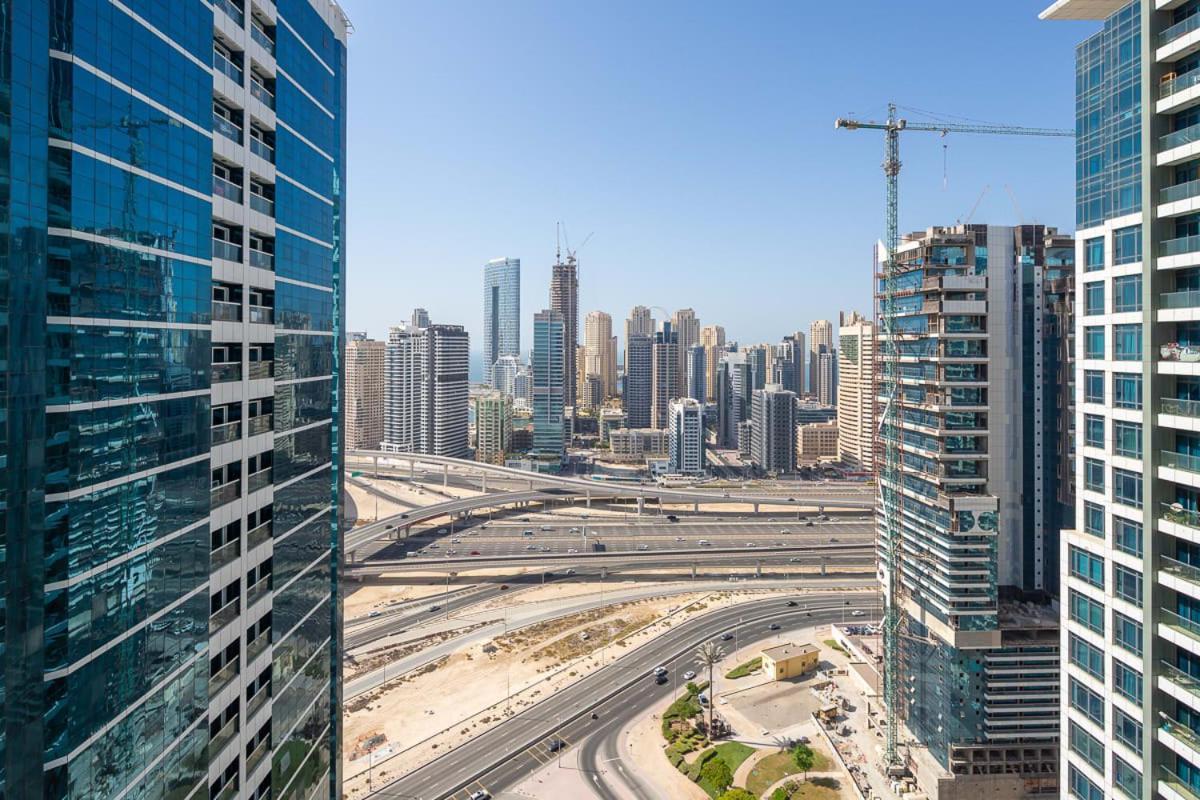 Frank Porter - Laguna Tower Apart Otel Dubai