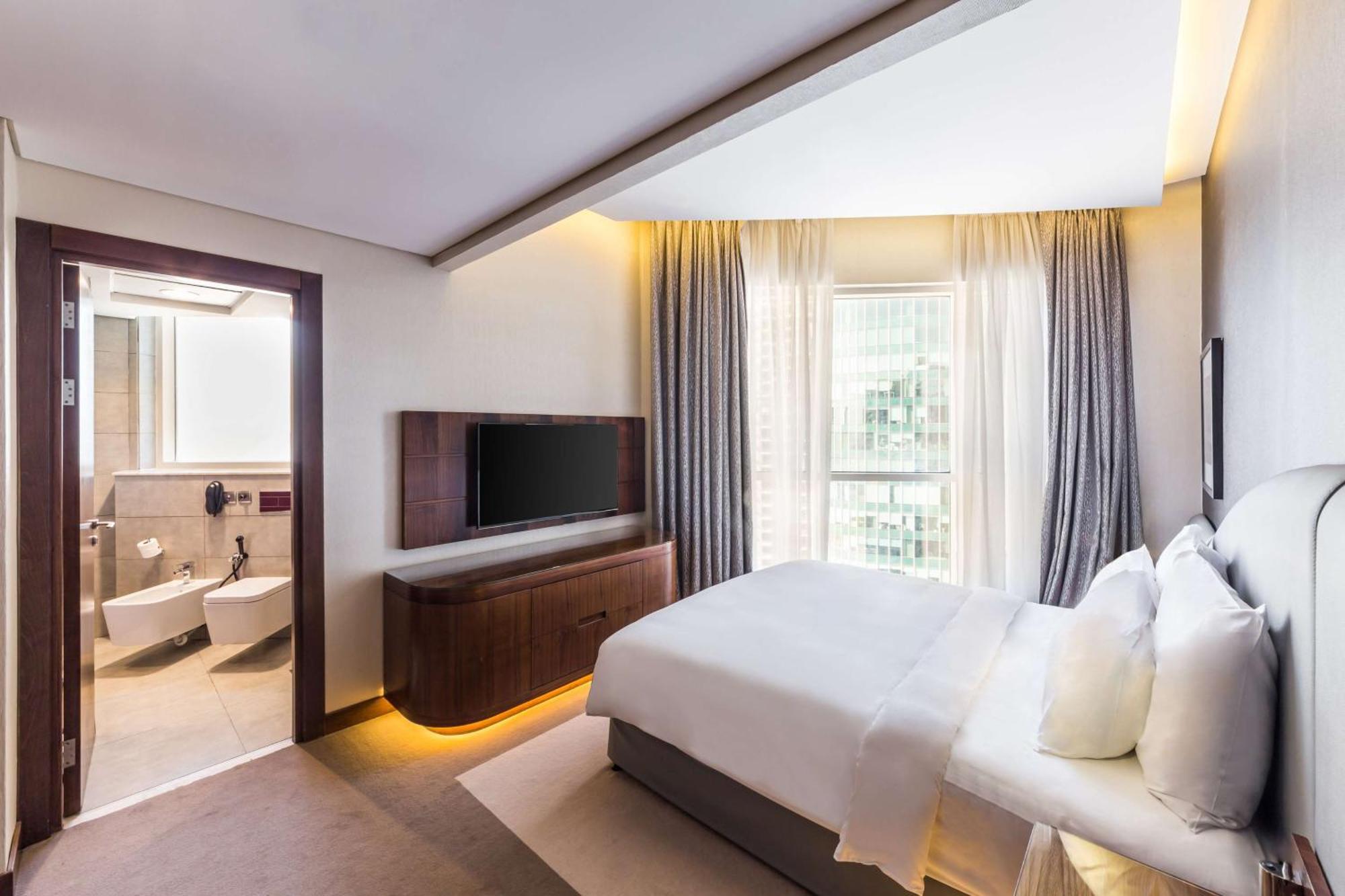 Radisson Blu Hotel, Waterfront Hotel 5*