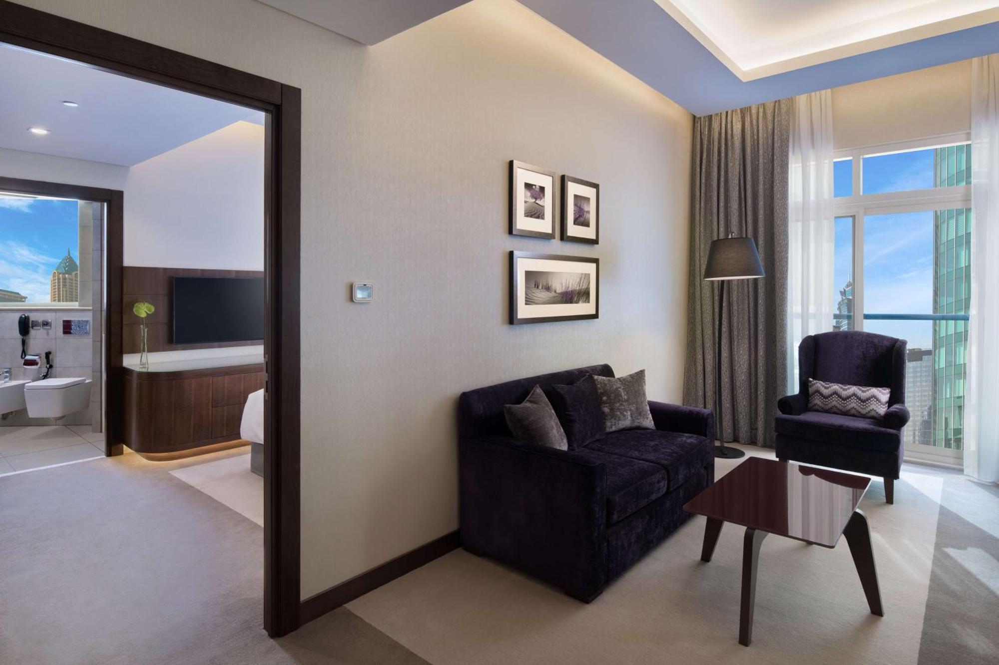 Radisson Blu Hotel, Waterfront 5* Dubai
