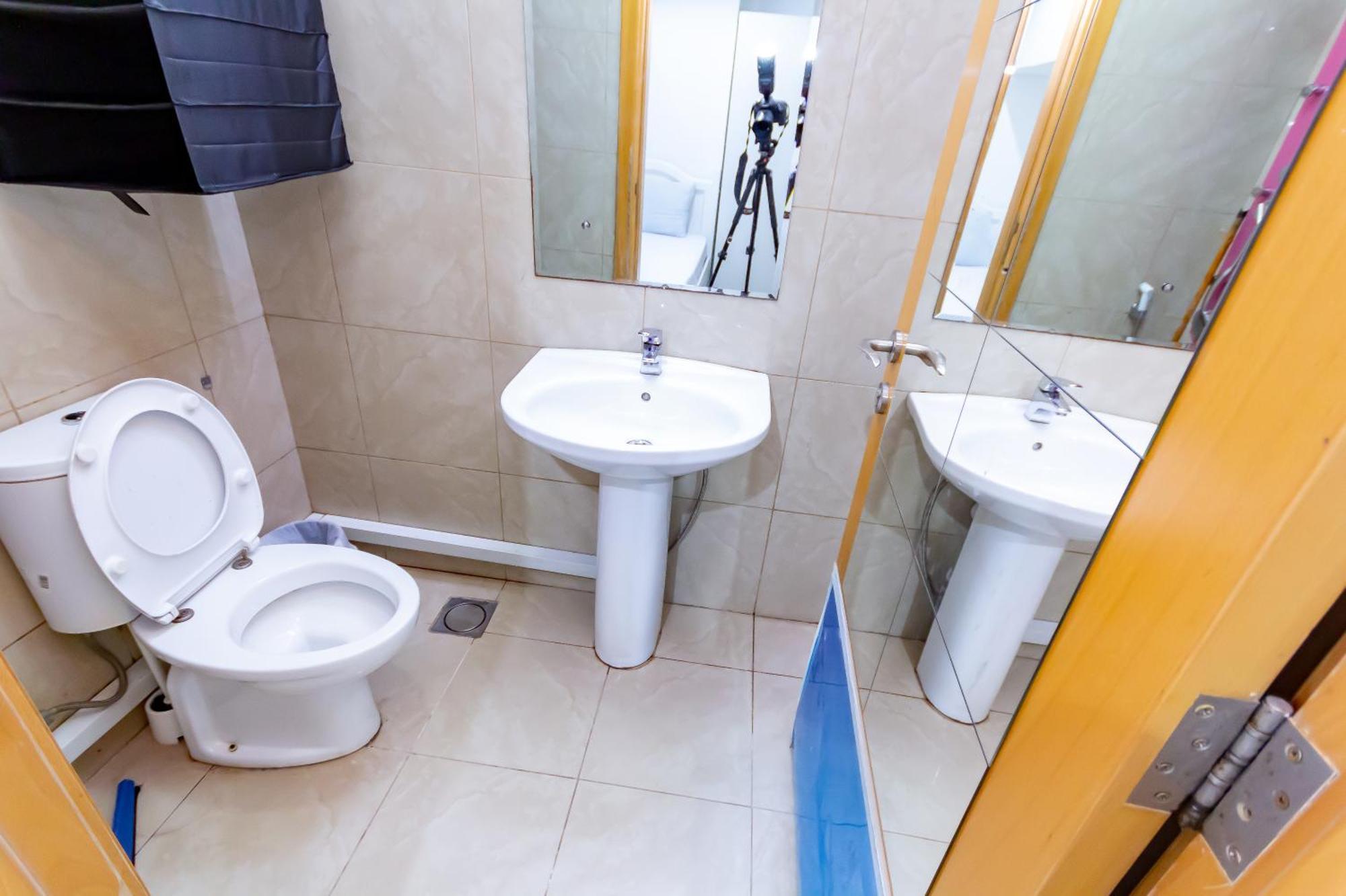 Budget With Private Bathroom For 'girls' Only In Dubai, Marina * Dubai