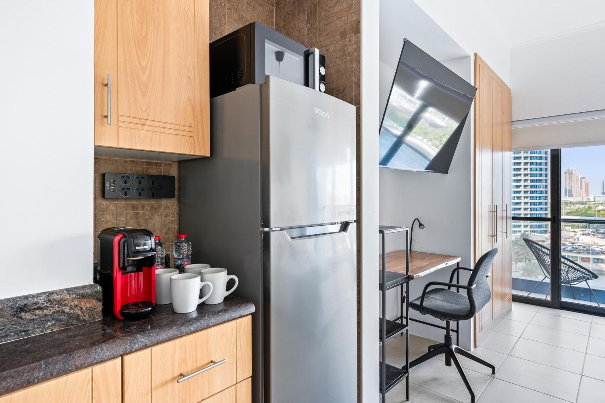 Apartment Upscale Full View In Goldcrest View Tower *