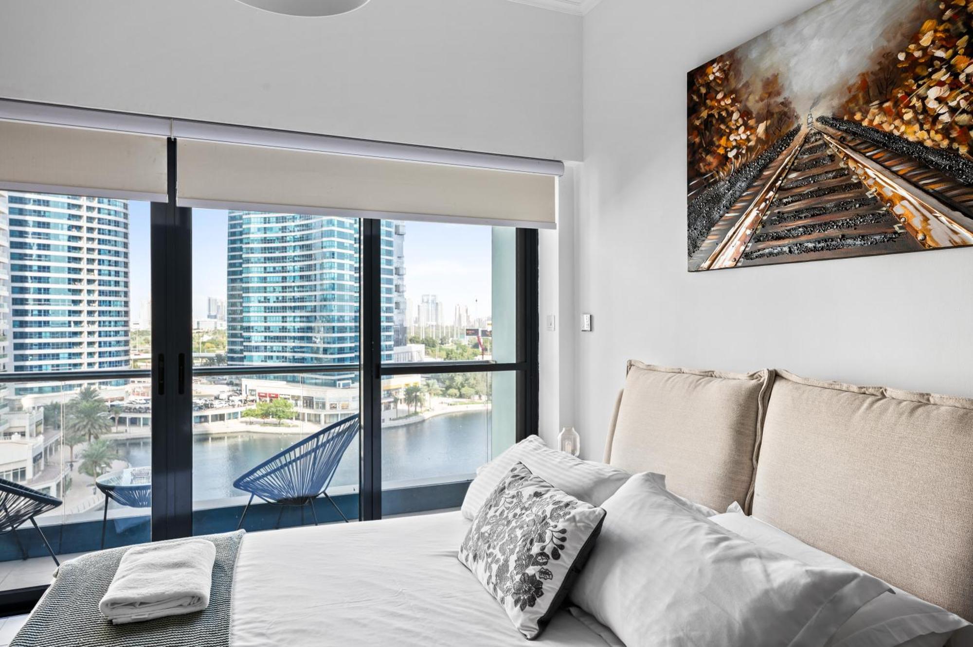 Upscale Full View In Goldcrest View Tower Dubai