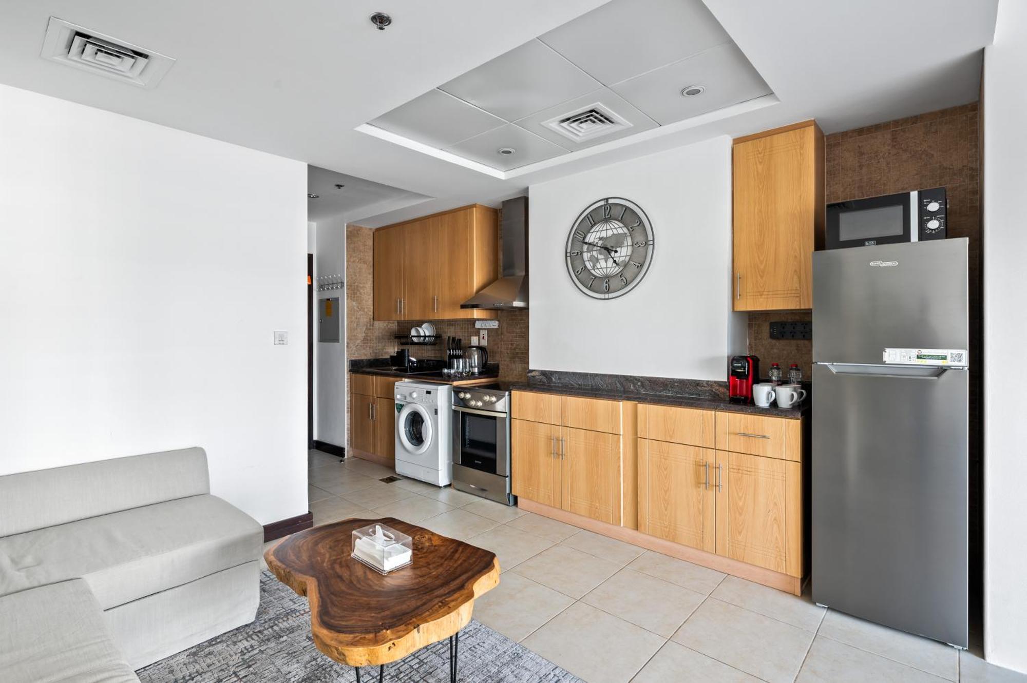 Upscale Full View In Goldcrest View Tower Apartment *