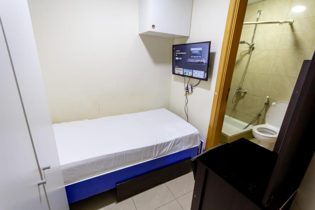Budget With Private Bathroom For 'girls' Only In Dubai, Marina