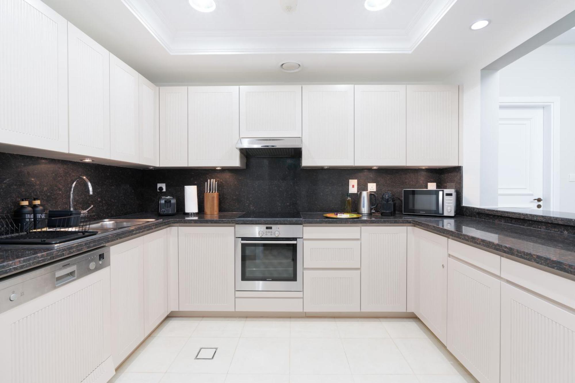 Ultimate / Fairmont Residences The Palm / Designer Luxury / Direct Access / Big Terrace / Partial Sea View Apartment Dubai