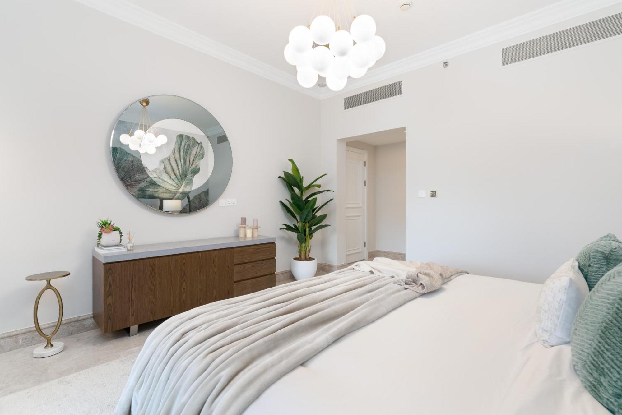 Apartment Ultimate / Fairmont Residences The Palm / Designer Luxury / Direct Access / Big Terrace / Partial Sea View Dubai