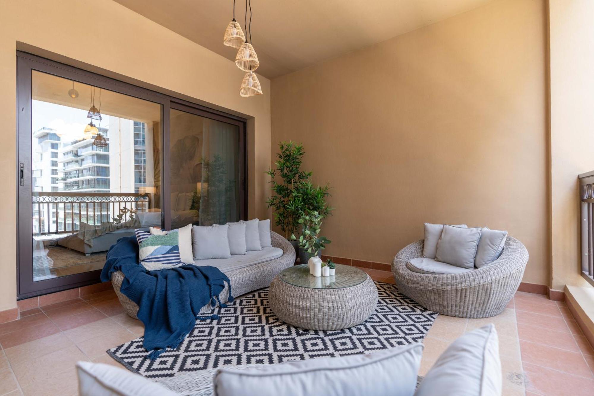 Ultimate / Fairmont Residences The Palm / Designer Luxury / Direct Access / Big Terrace / Partial Sea View Apartment Dubai