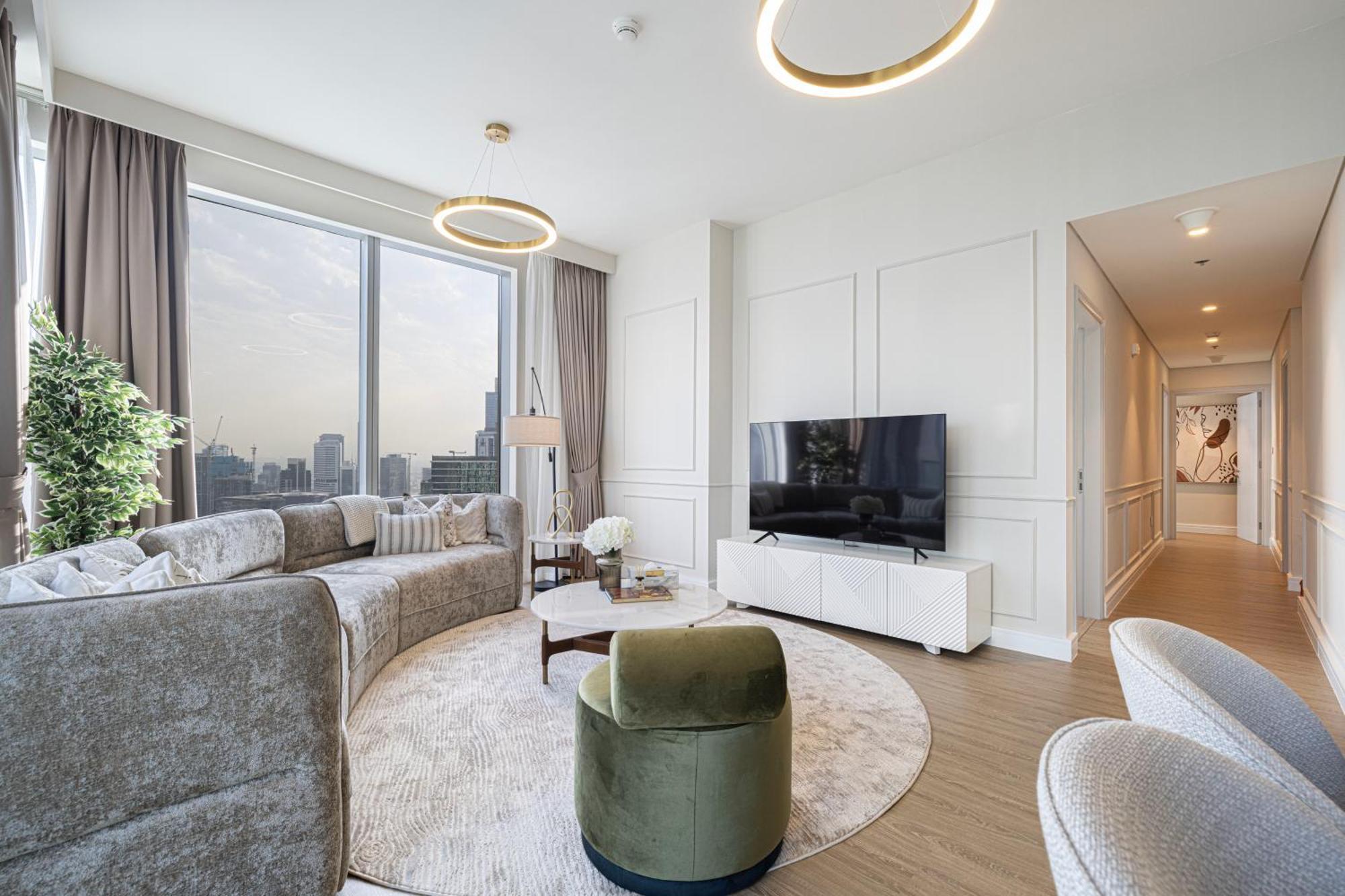 Magnificent - Stylish 3 Bedroom Retreat With A Burj Khalifa View *