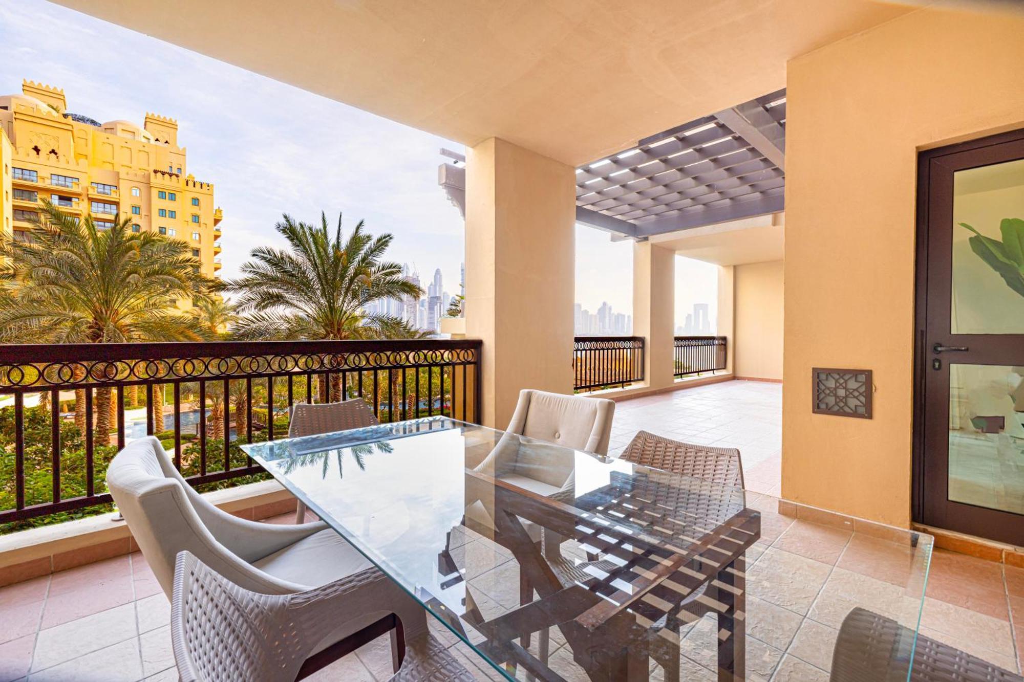 Apartment Fairmont North 2br Sea View Huge Terrace *