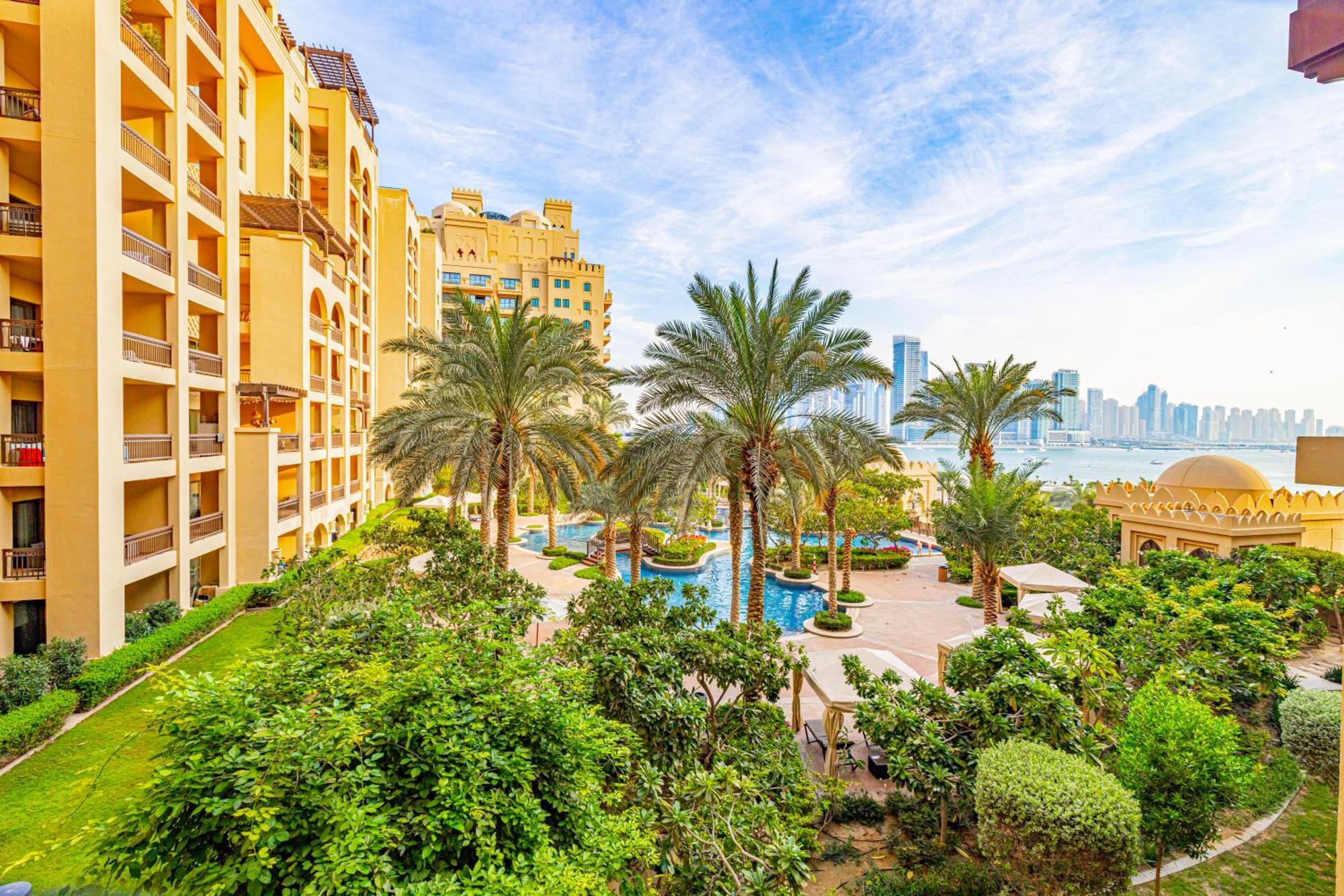 Fairmont North 2br Sea View Huge Terrace Dubai