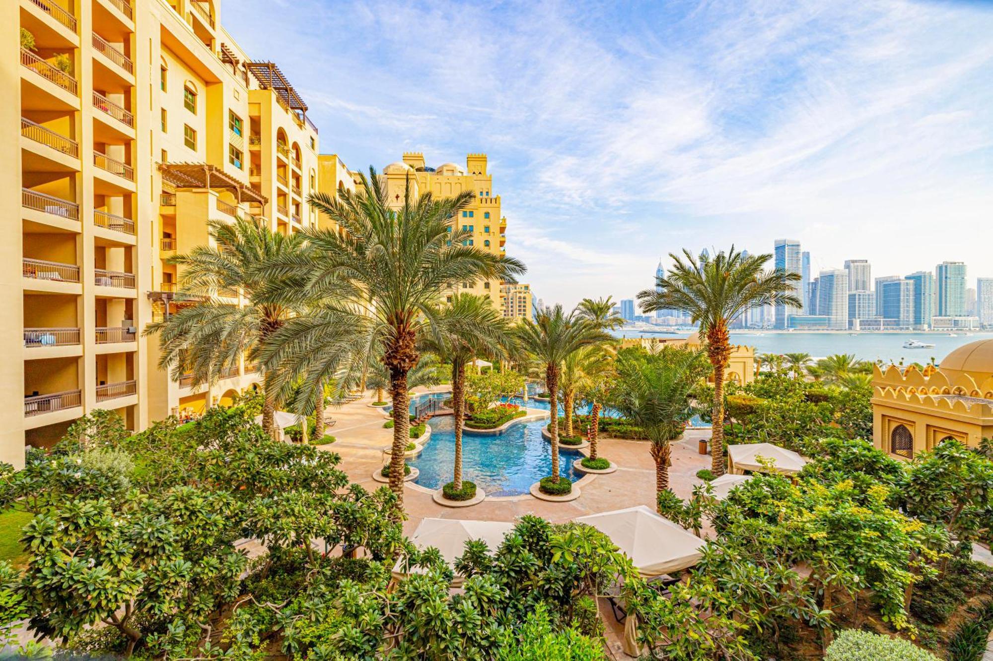 Apartment Fairmont North 2br Sea View Huge Terrace *