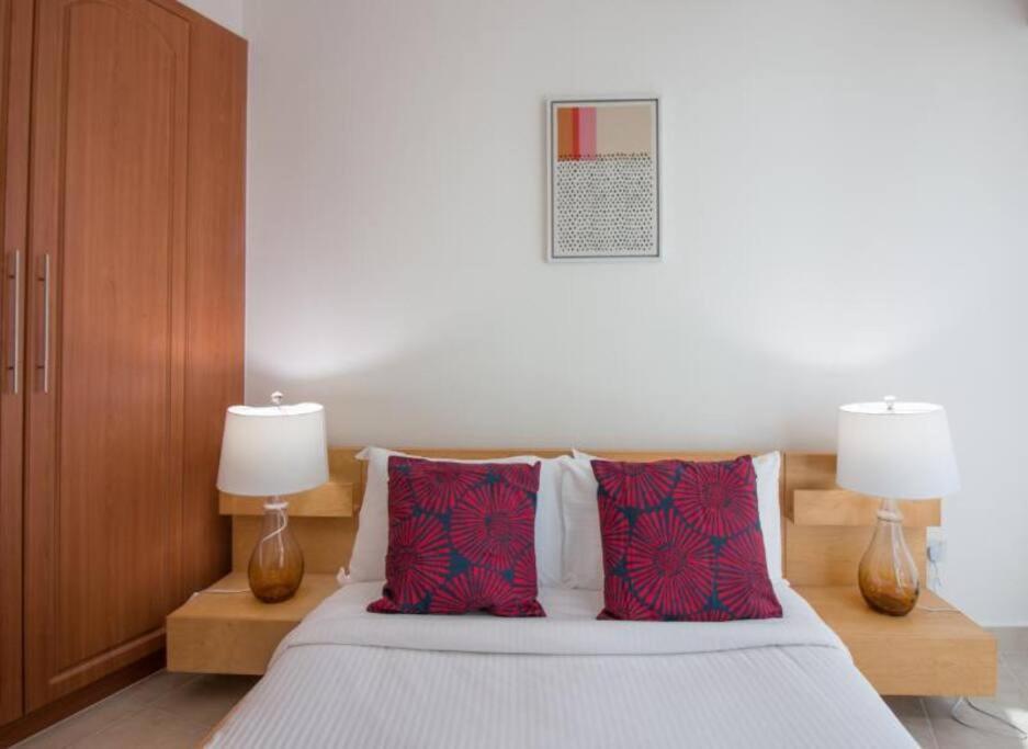 Marina View - 3 Mins To Tram! Apartment