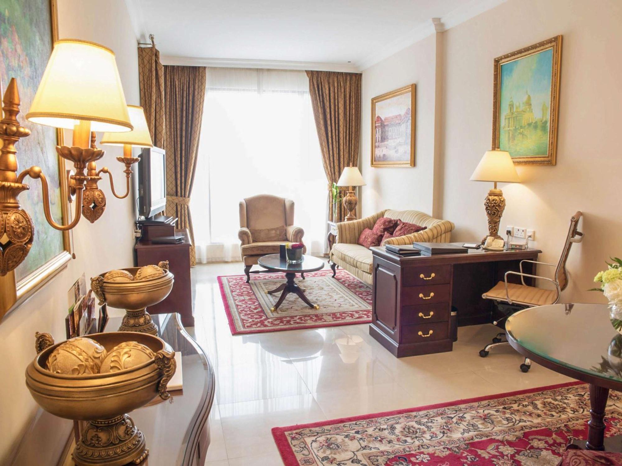 Mercure Barsha Heights And Dubai