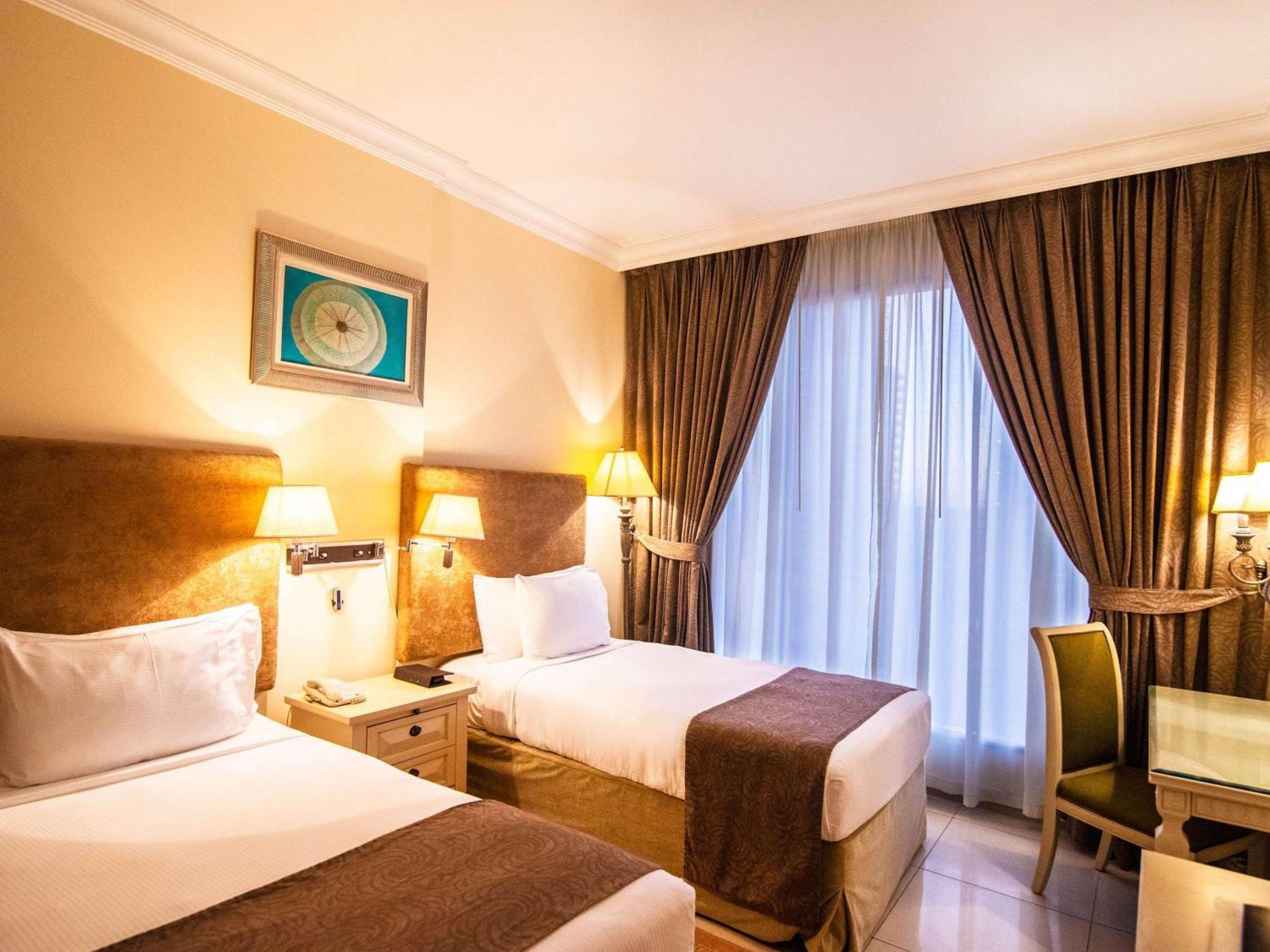 Otel Mercure Barsha Heights And