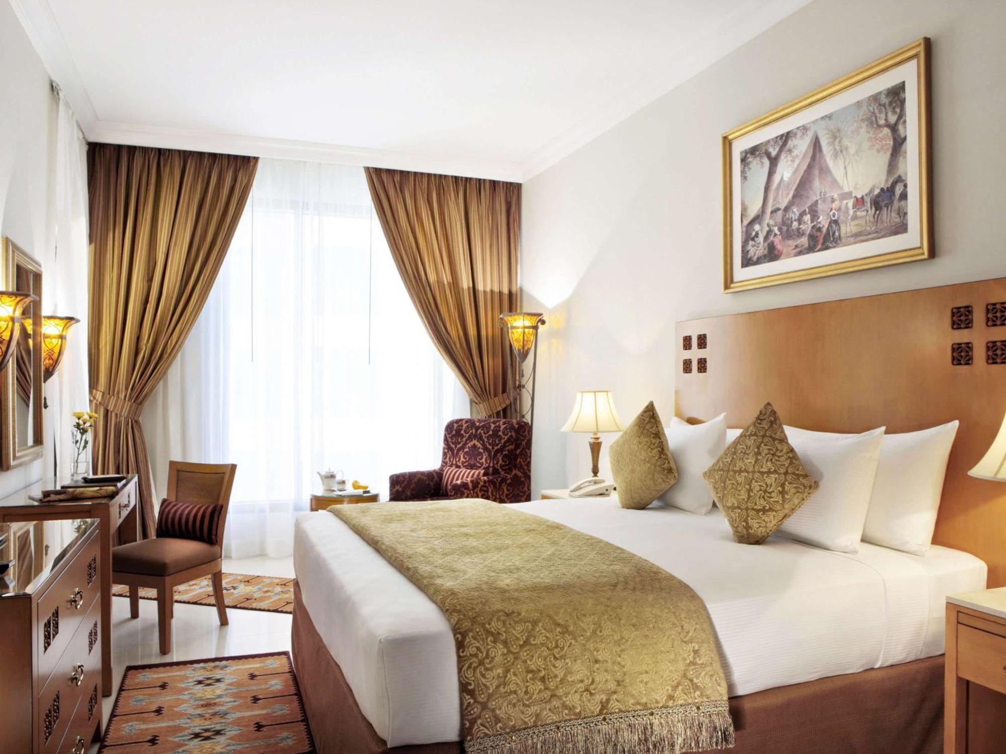 Mercure Barsha Heights And Otel Dubai