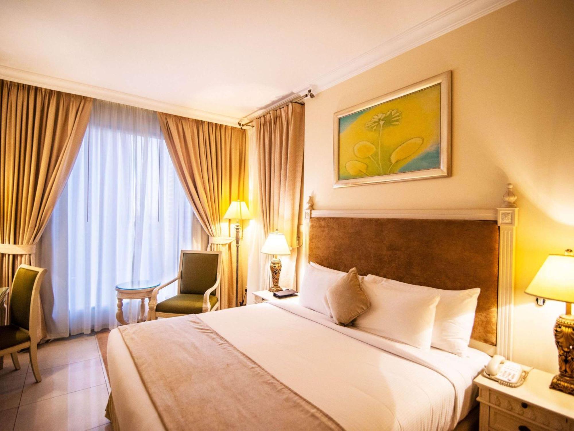 Mercure Barsha Heights And 4*