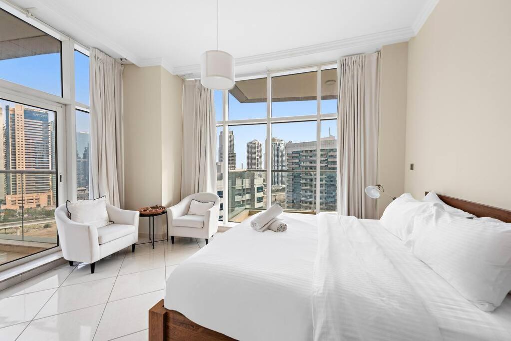 First Class 2br Modern And Stylish