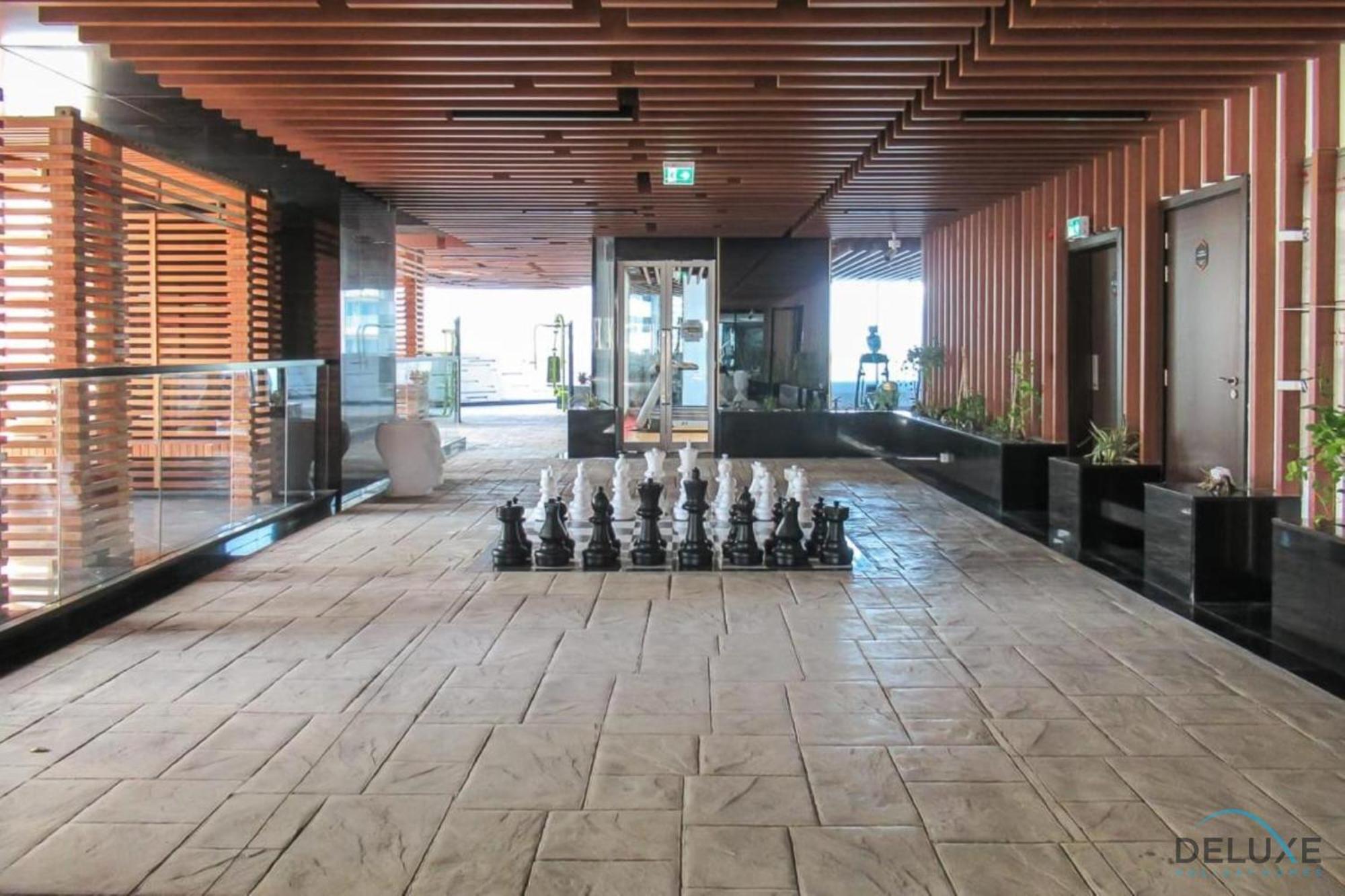 Apartment Rate Of The Week Modern With Canal Views By Deluxe Homes *