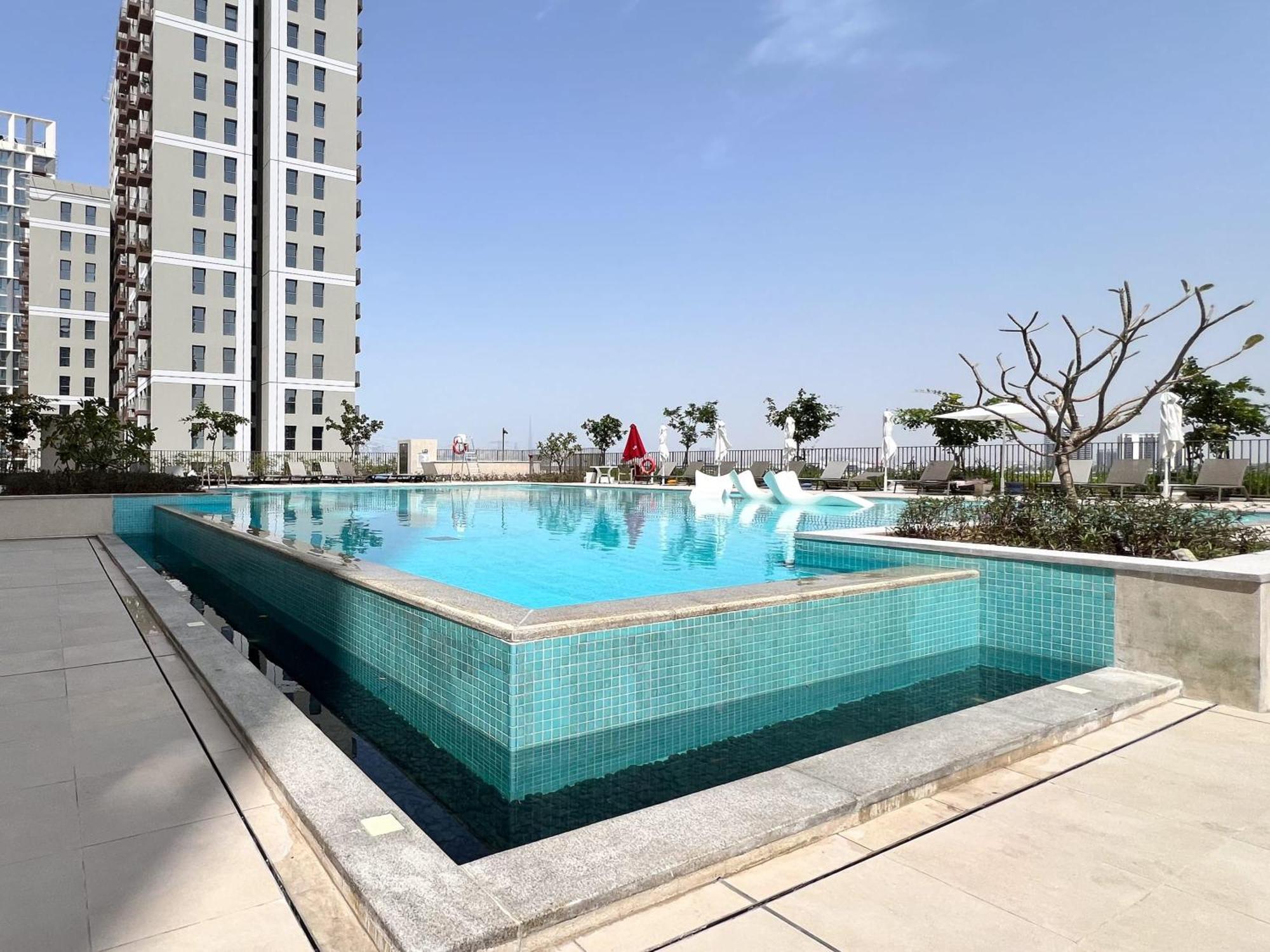 Frank Porter - Socio Tower 2 Apartment *