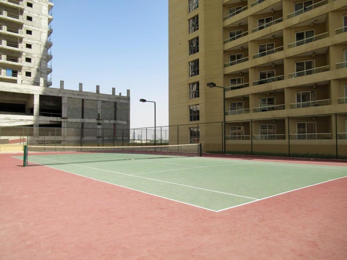 Frank Porter - Lakeside Tower D