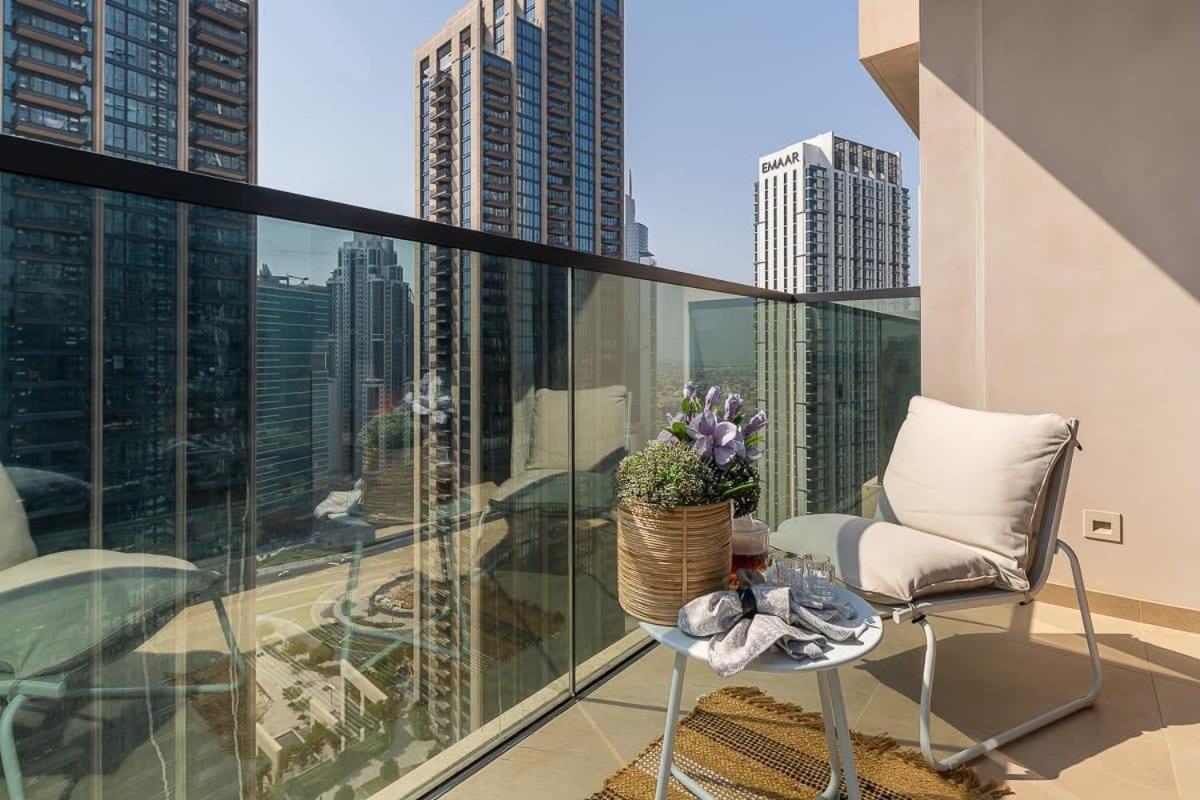 Frank Porter - Act One Tower 1 Apartment *