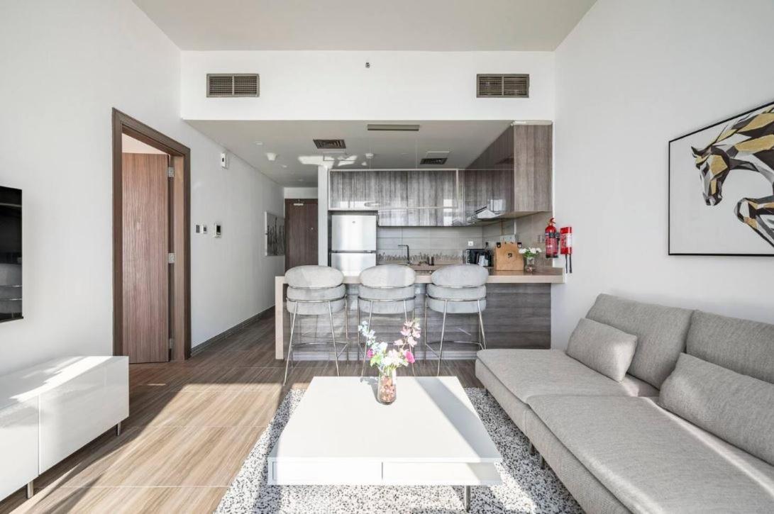 One Bed Mbl Jlt Daire