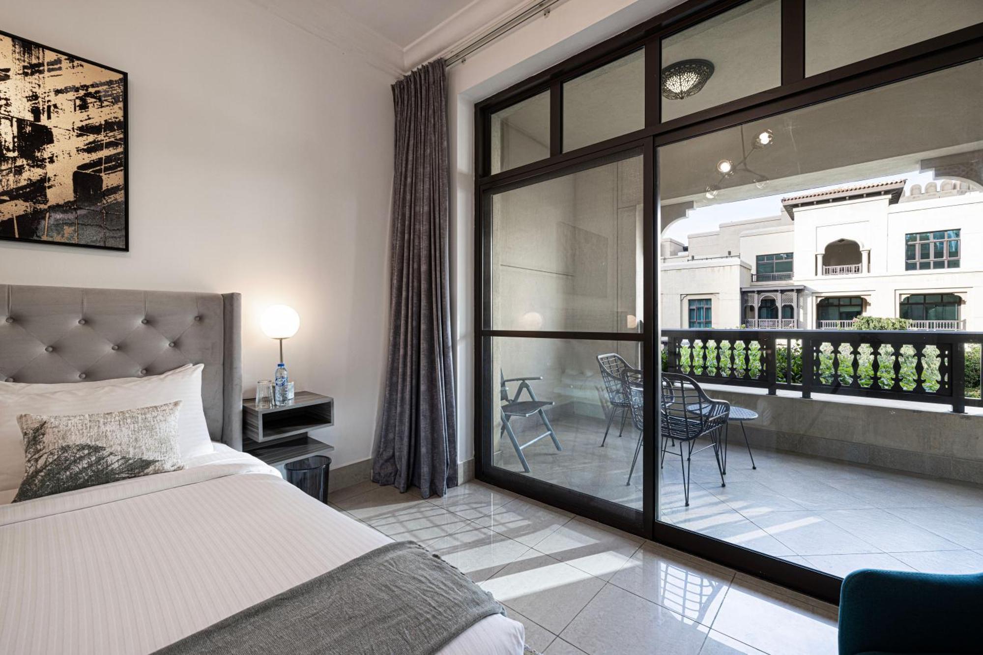 Lux 2br Retreat Steps From Mall&burj Khalifa Apartment