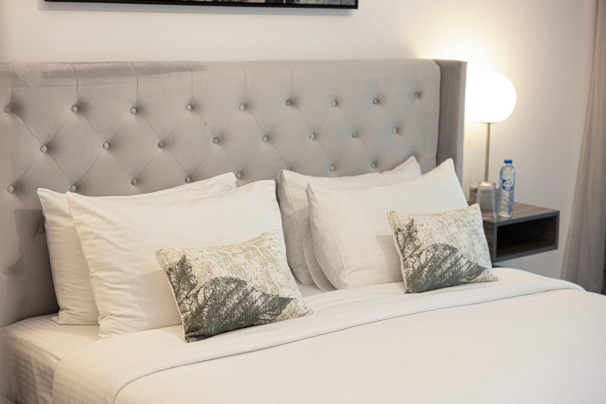 Apartment Lux 2br Retreat Steps From Mall&burj Khalifa *